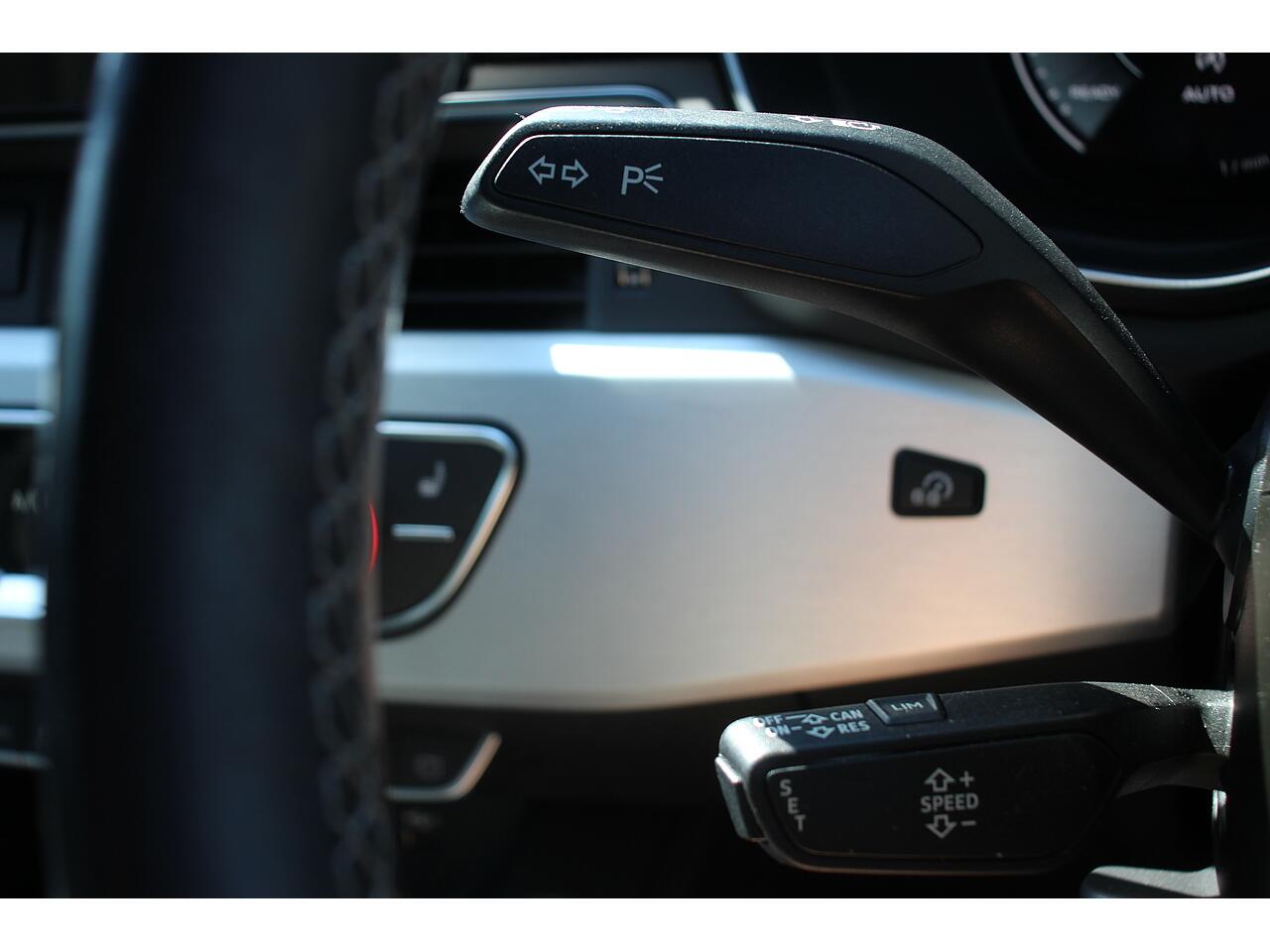 Audi A4 view 24