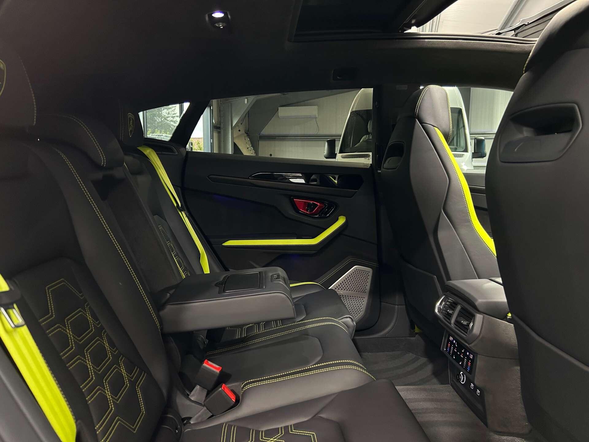Lamborghini Urus view 53