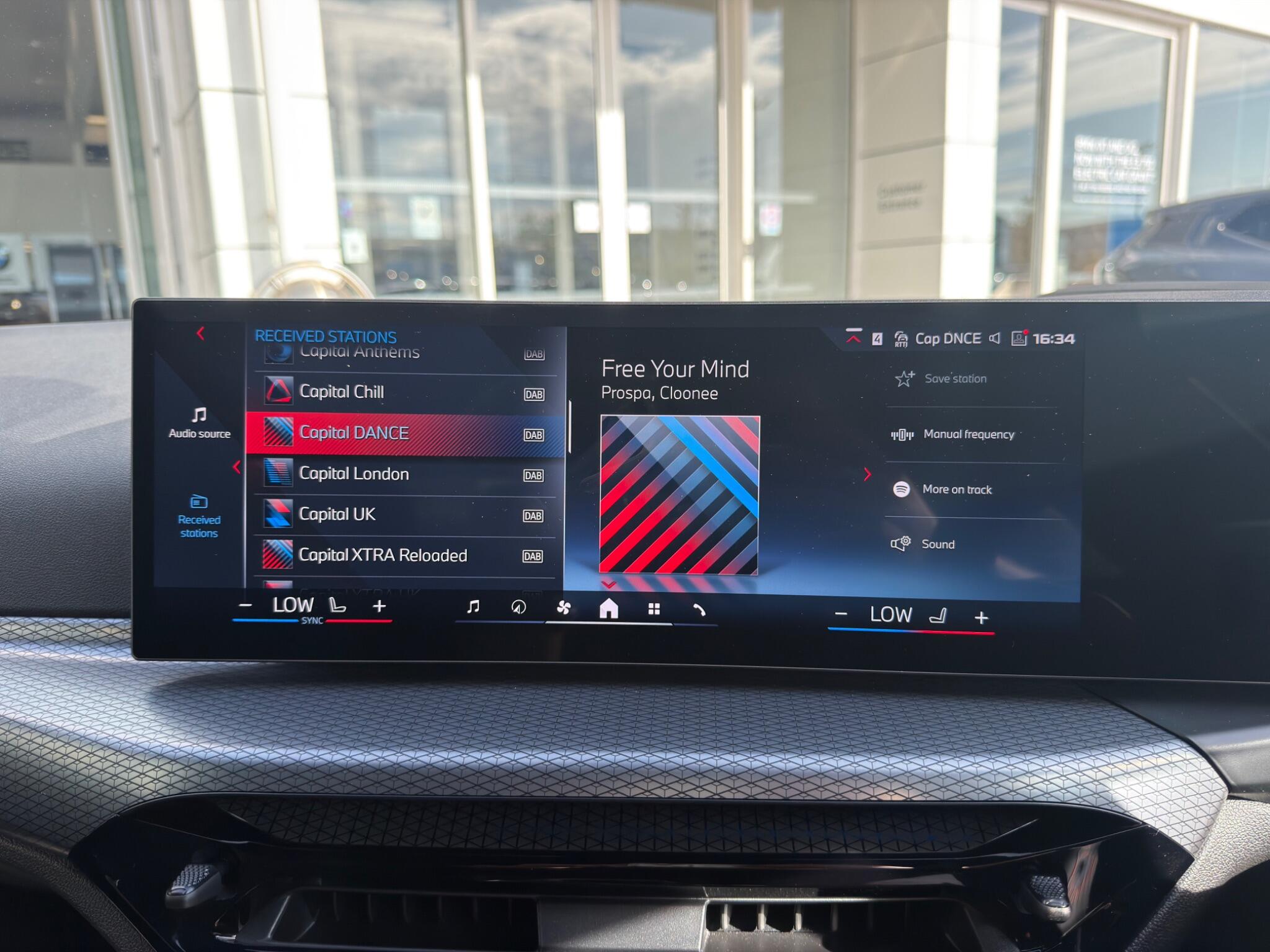 BMW I4 view 22
