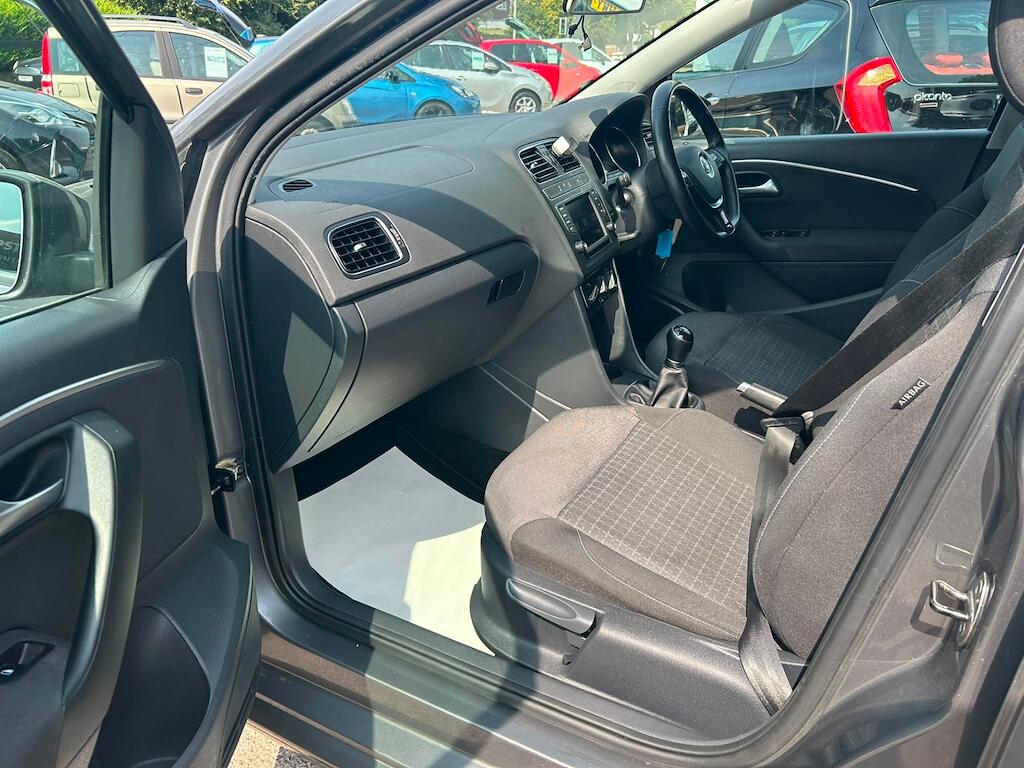Volkswagen Polo view 17