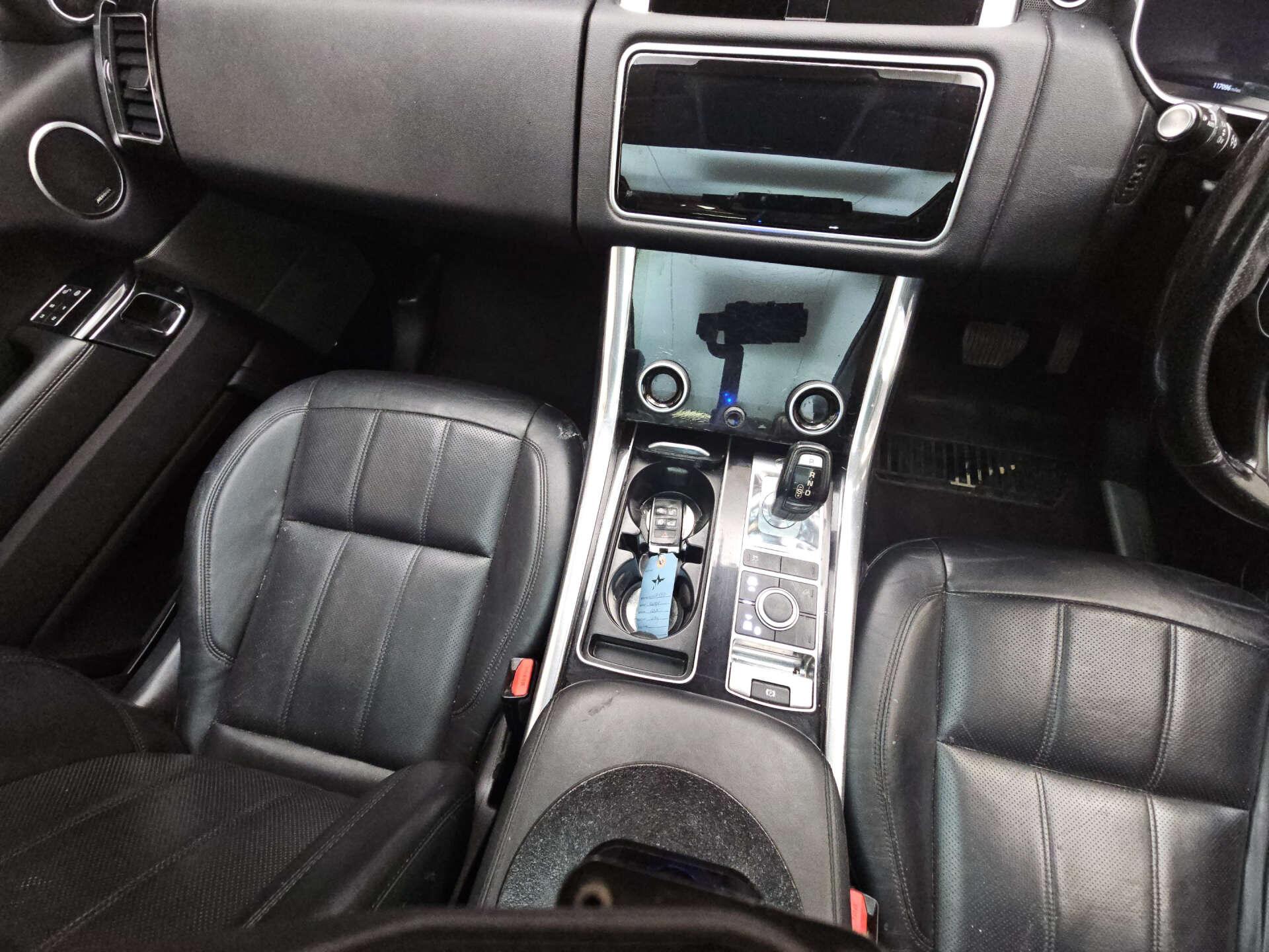 Land Rover Range Rover Sport view 9