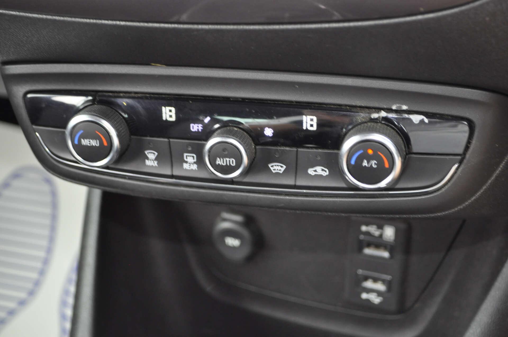 Vauxhall Crossland X view 25