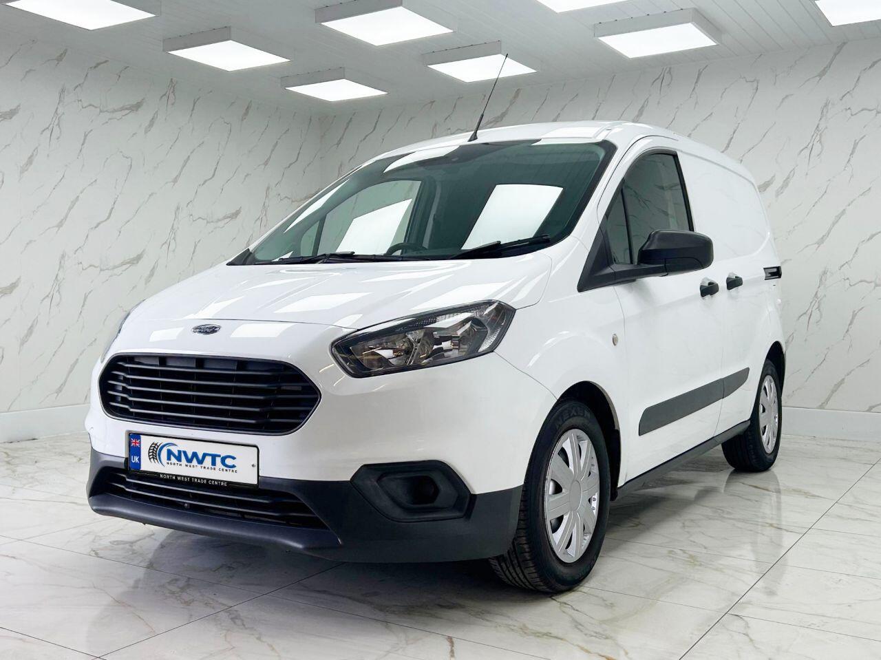 Ford Transit Courier view 6