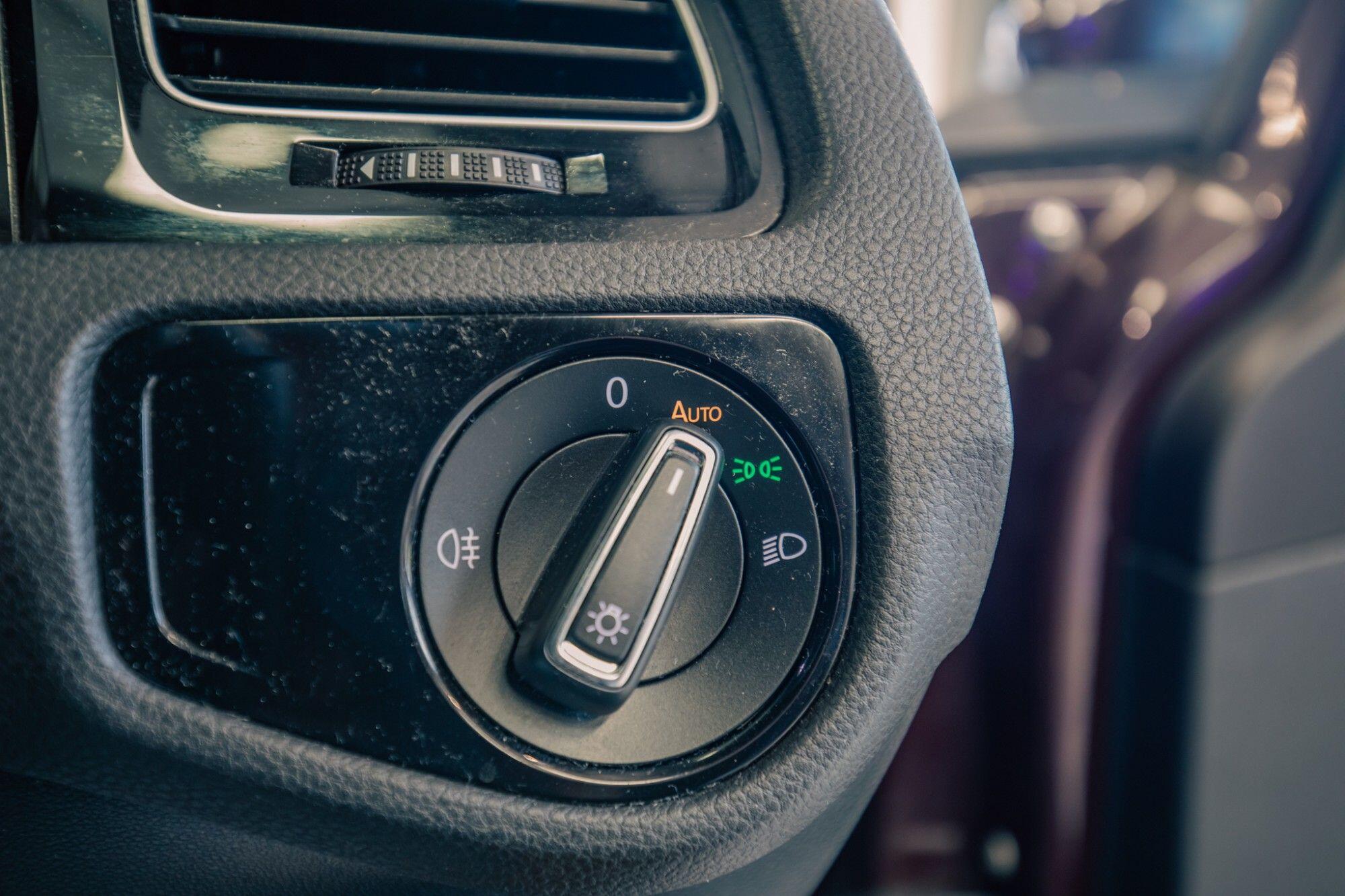 Volkswagen Golf view 9