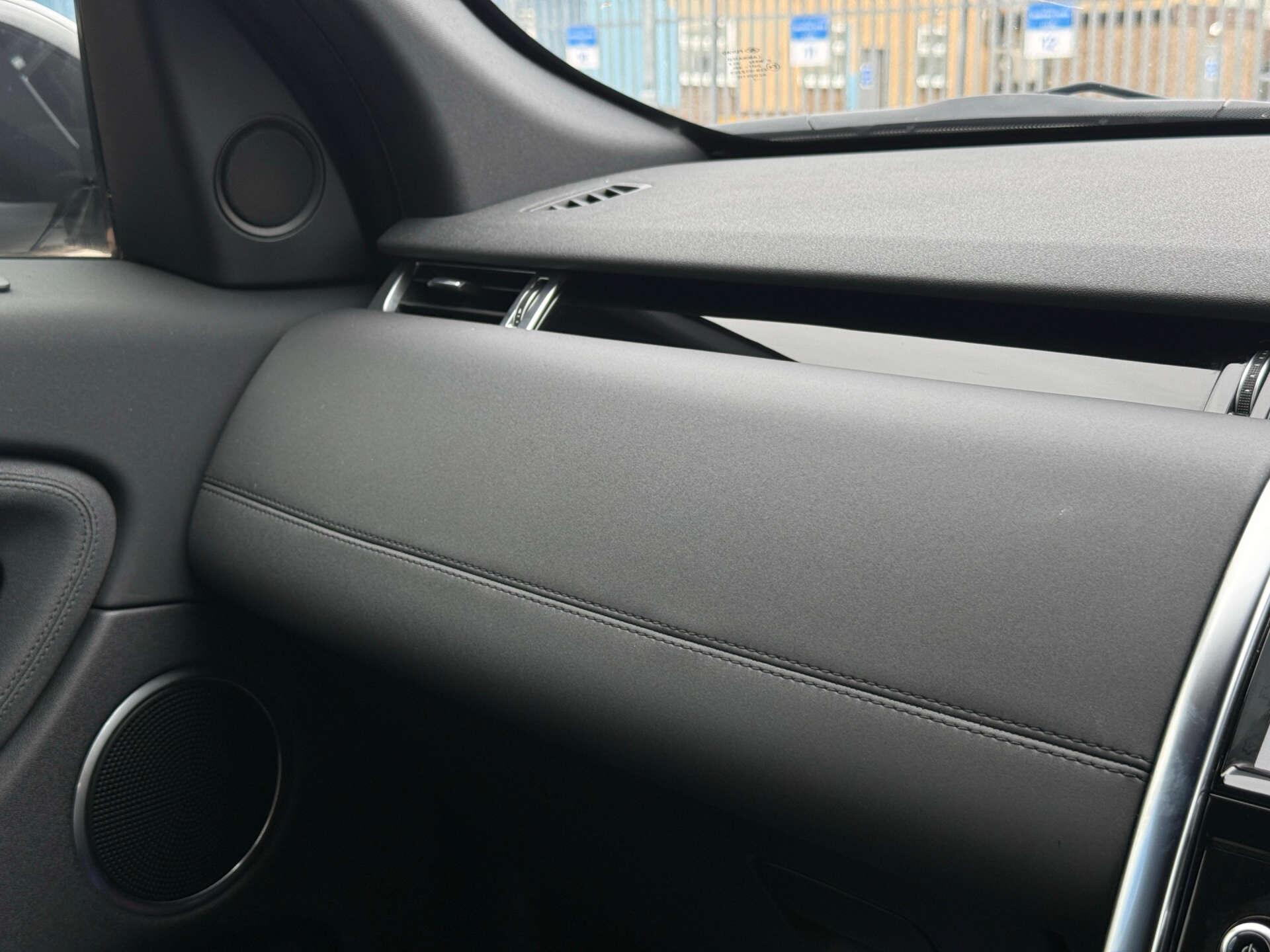 Land Rover Discovery Sport view 59