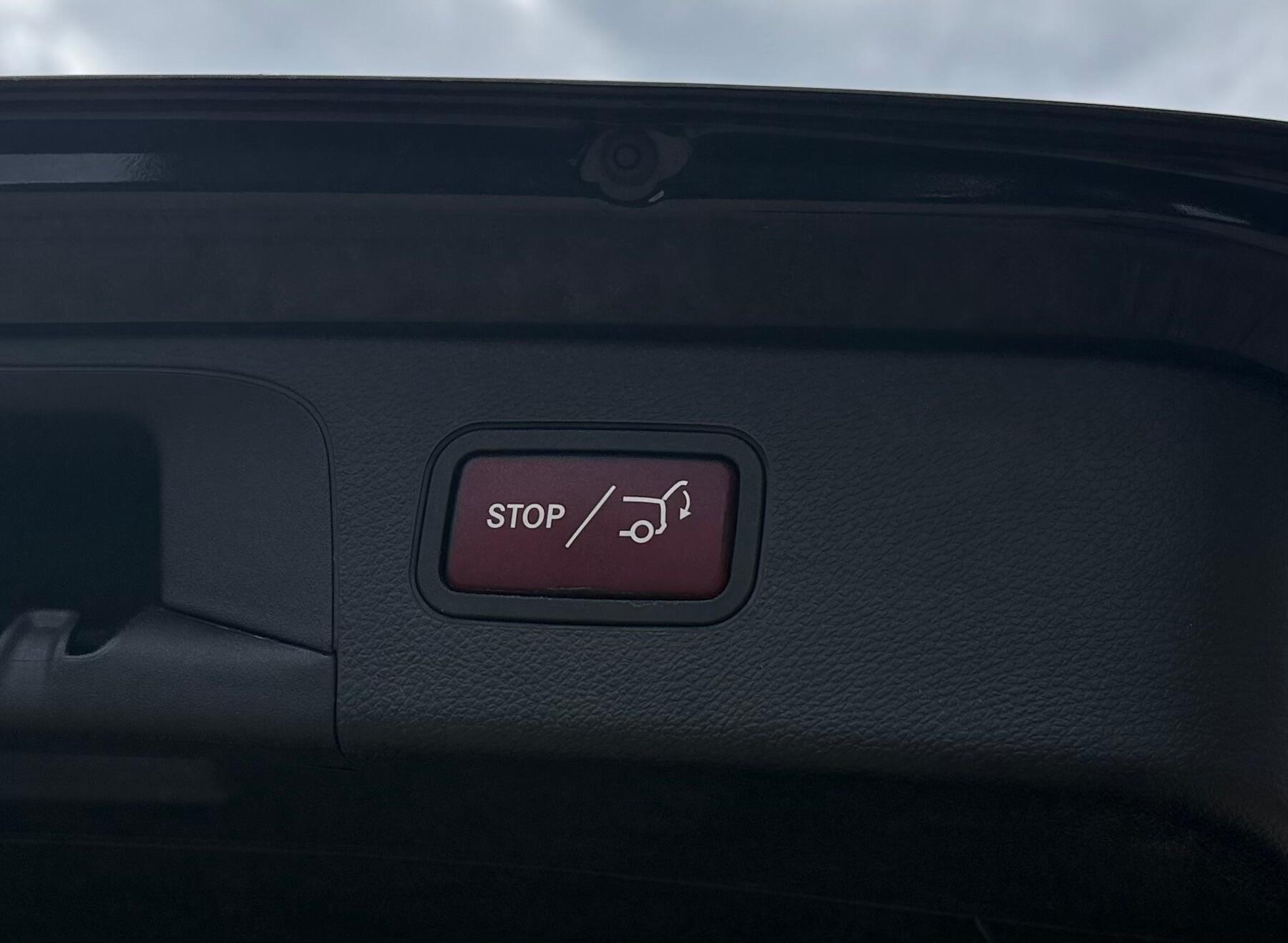 Mercedes-Benz GLC view 13