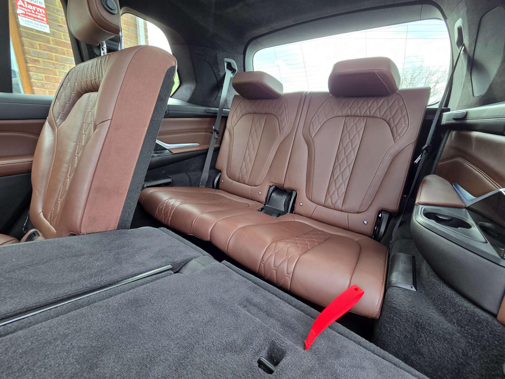 BMW X7 view 28