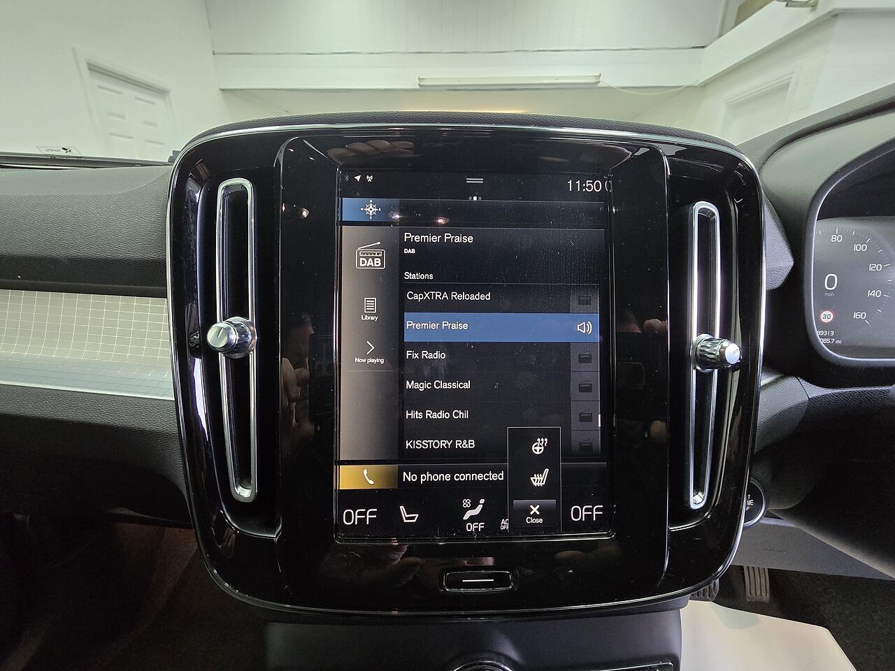 Volvo XC40 view 11