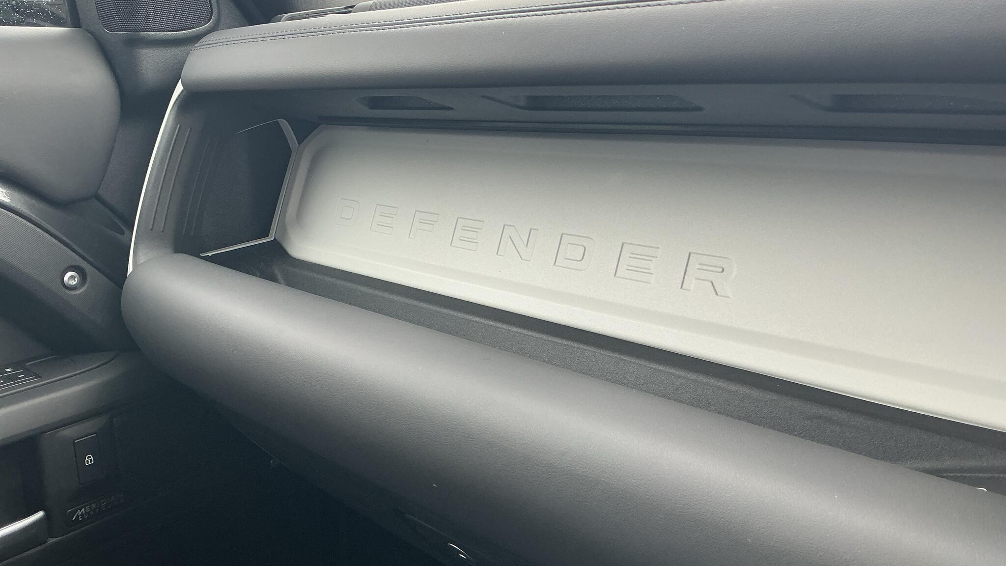 Land Rover Defender view 20