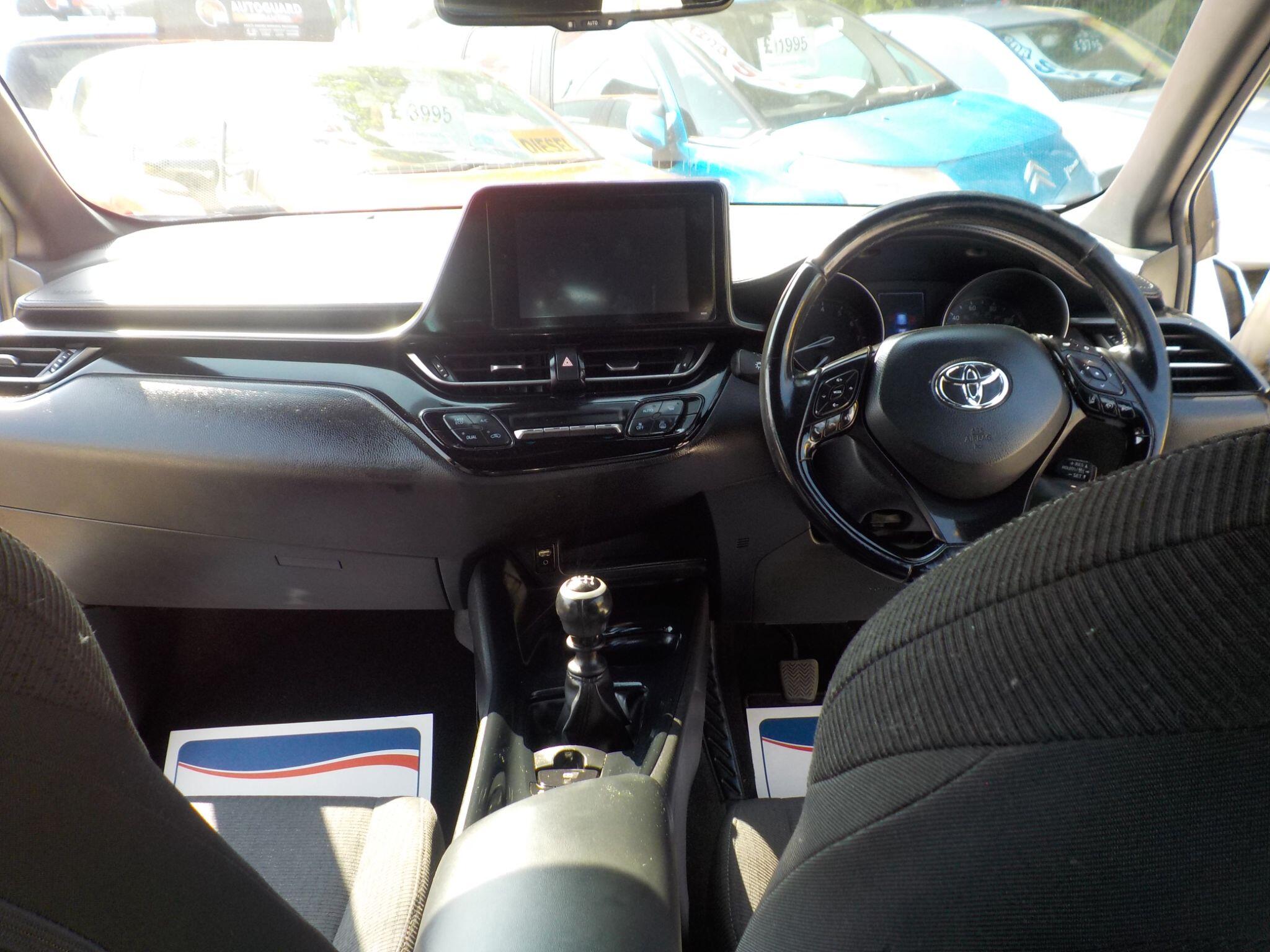 Toyota C-HR 1.2 VVT-i Icon Euro 6 (s/s) 5dr