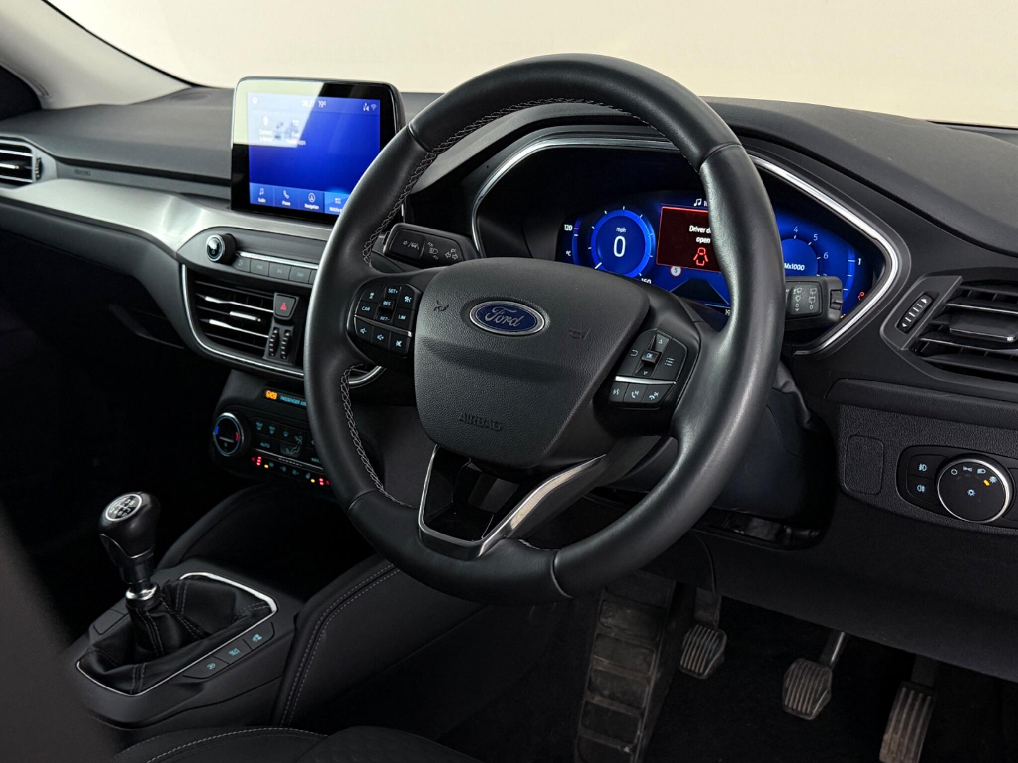 Ford Focus view 3