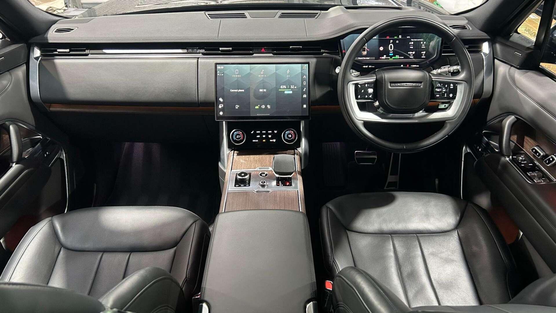 Land Rover Range Rover view 16
