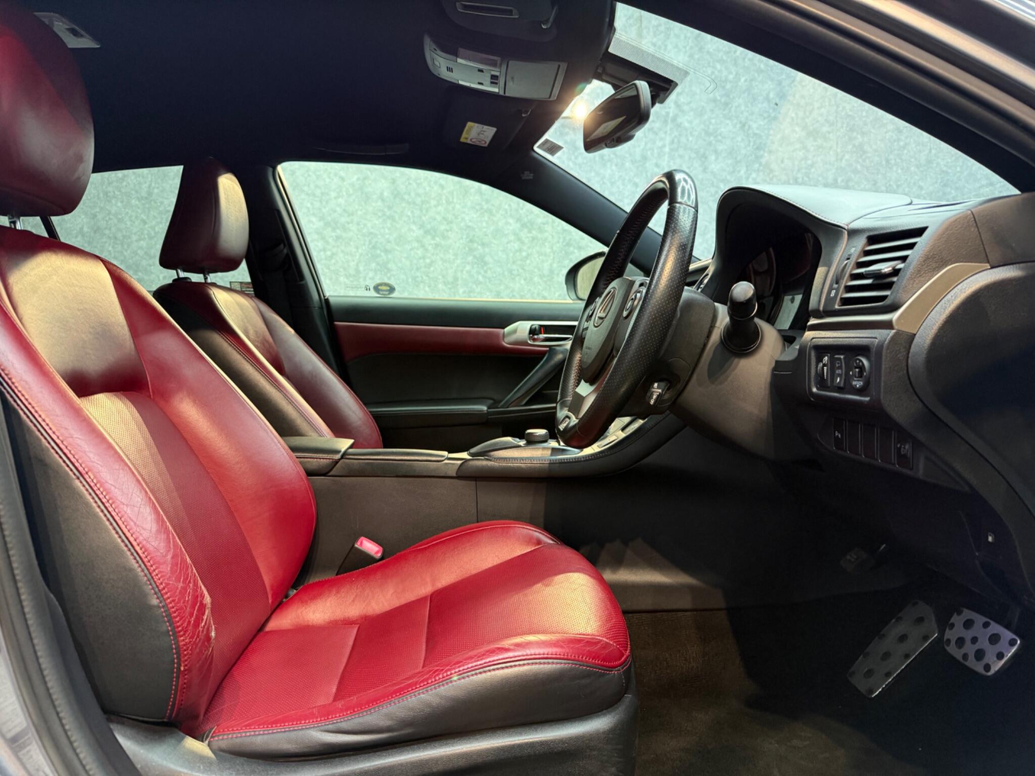 Lexus CT view 8