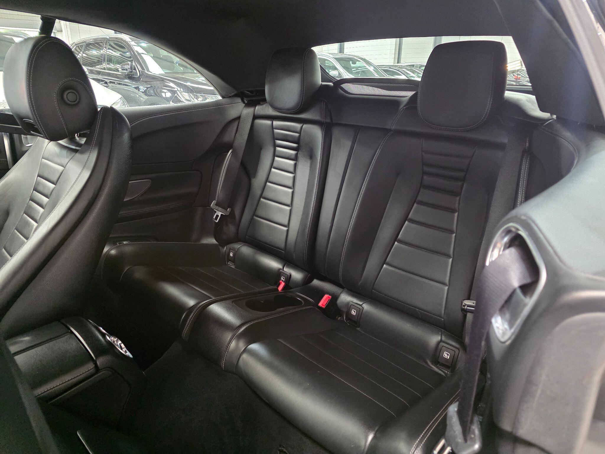 Mercedes-Benz E Class view 28