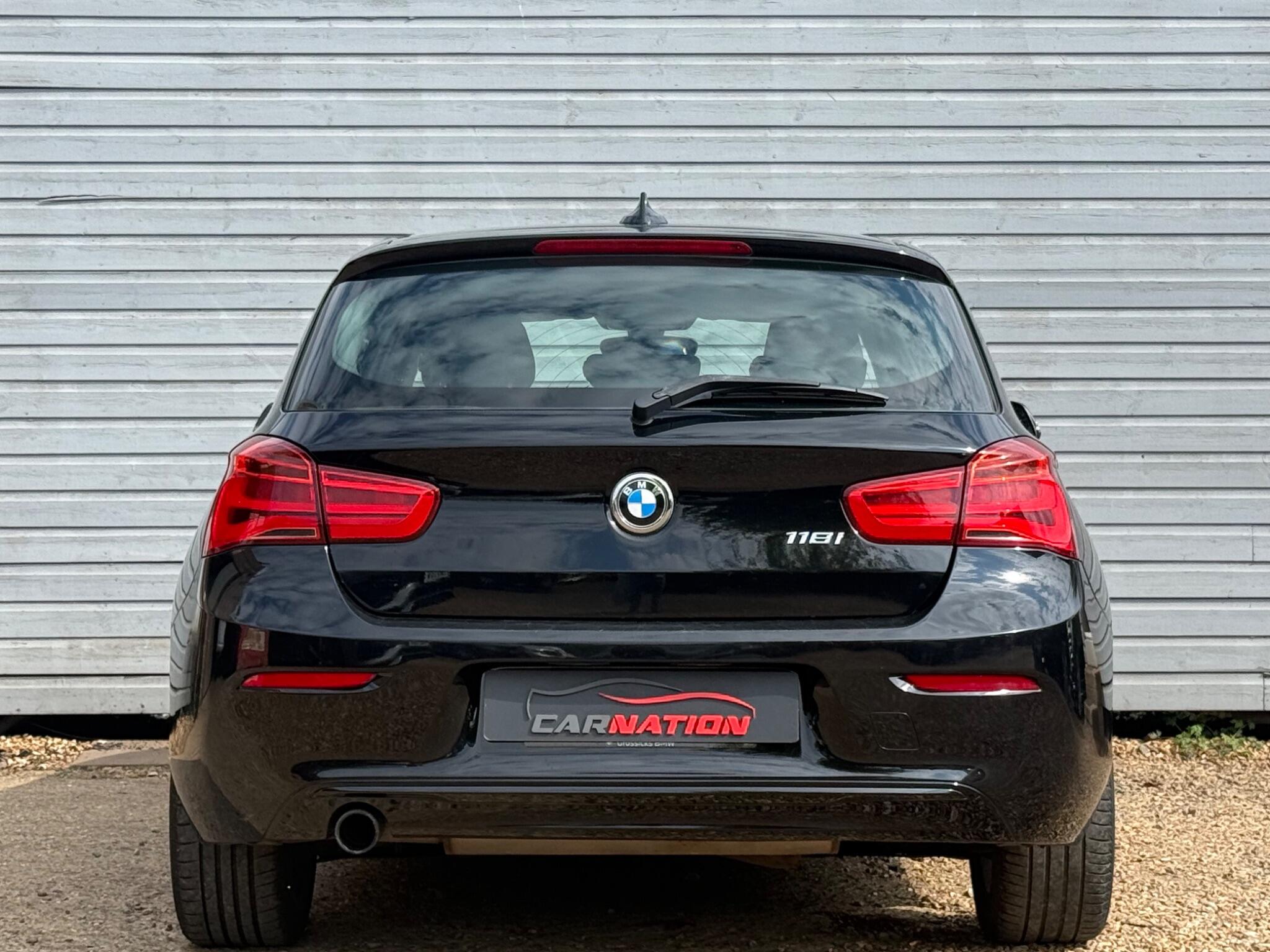 BMW 1 Series view 10