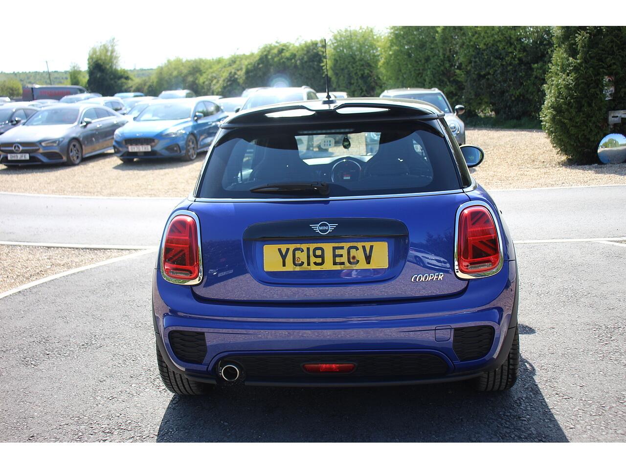 Mini Cooper view 11