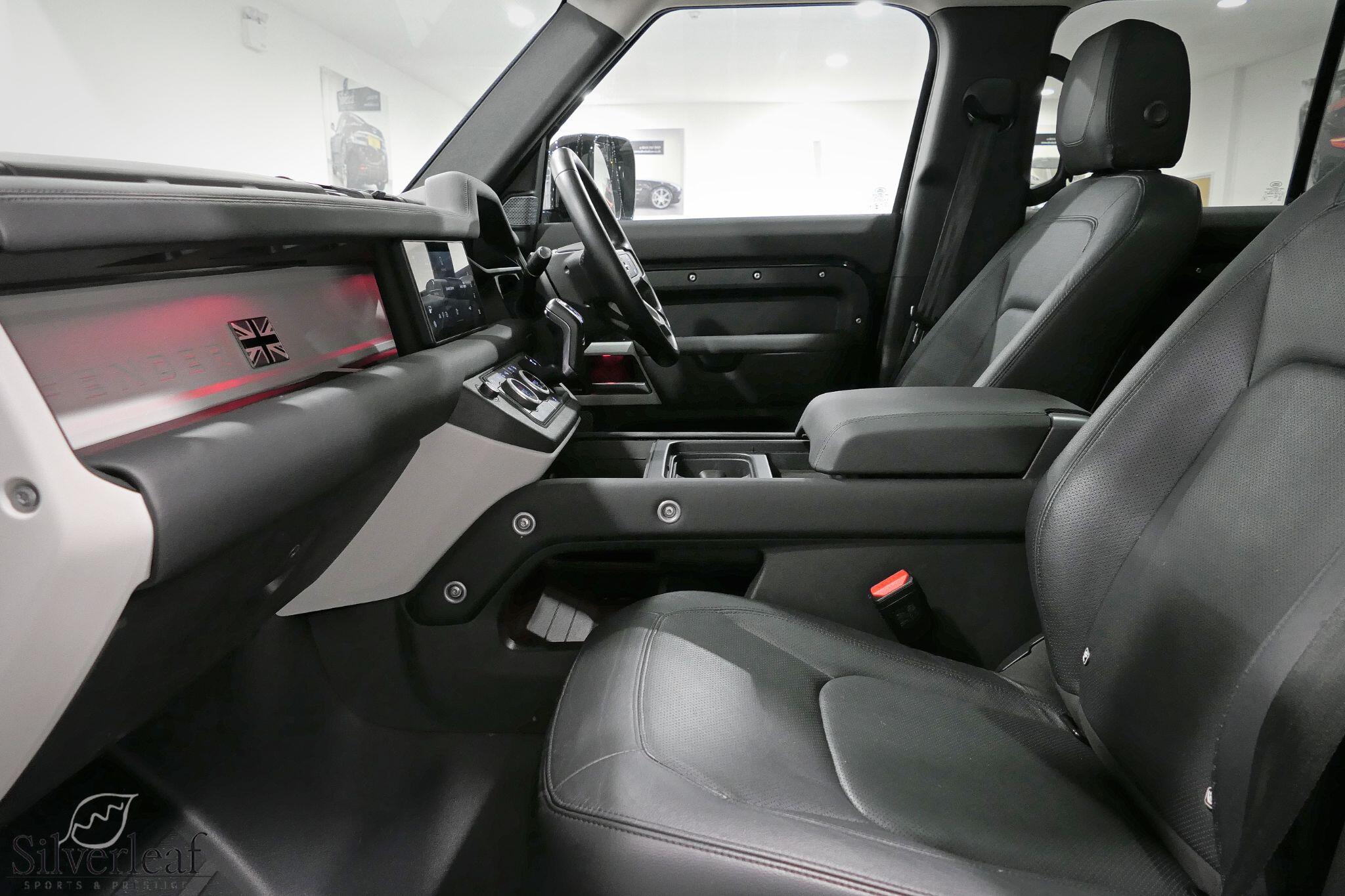 Land Rover Defender view 5