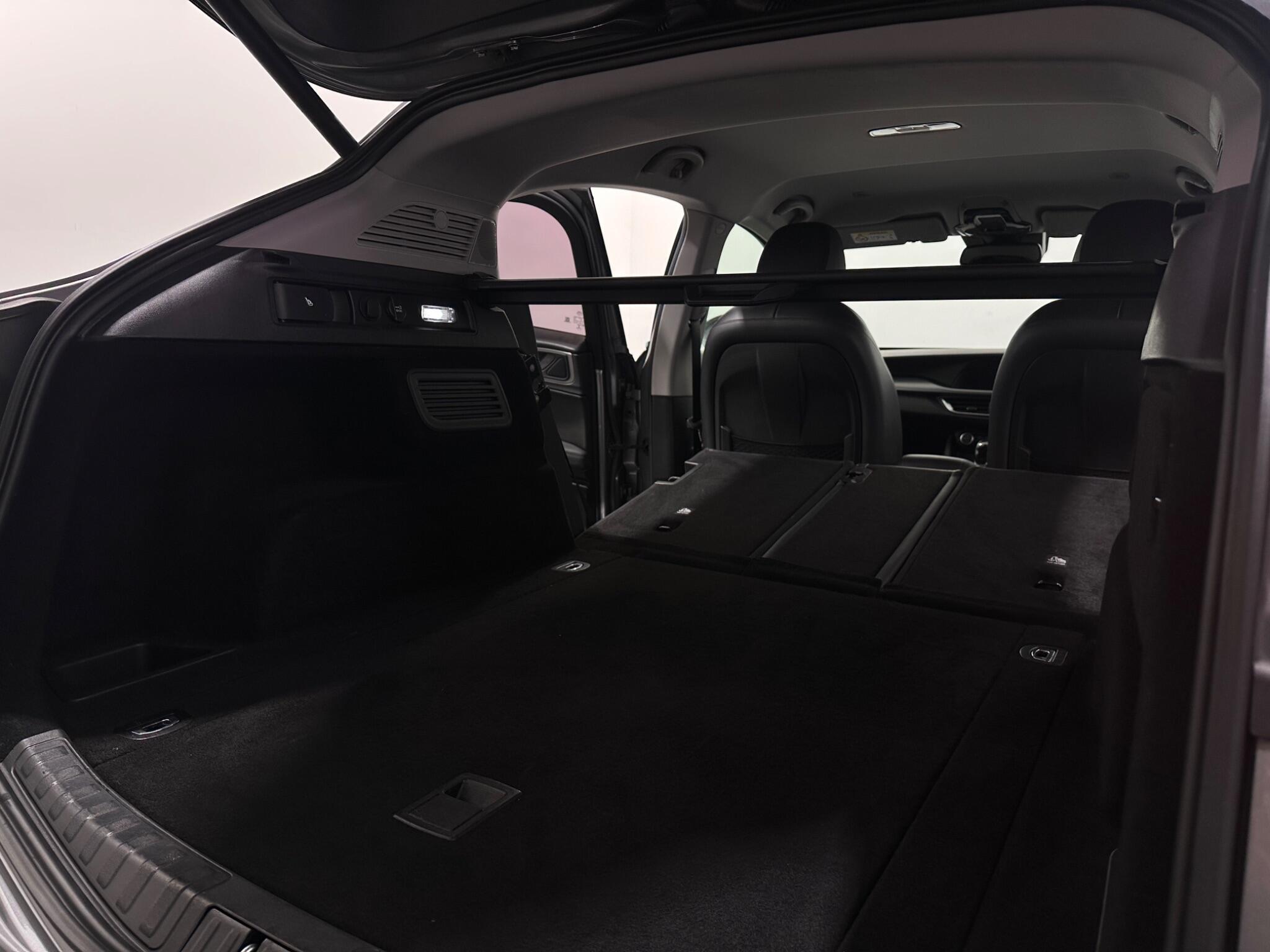 Alfa Romeo Stelvio view 44