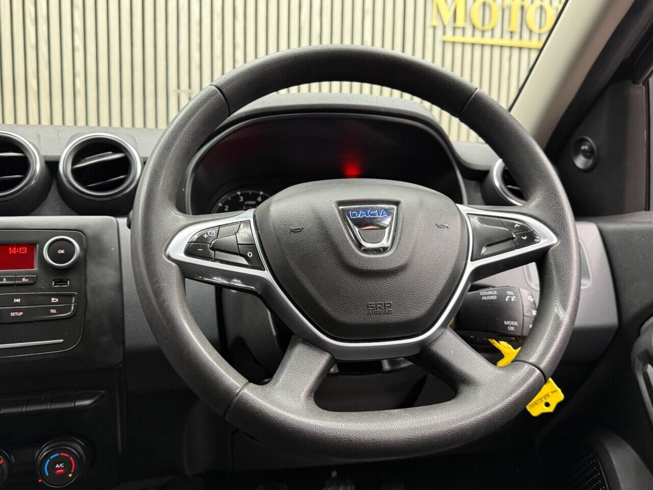 Dacia Duster view 9