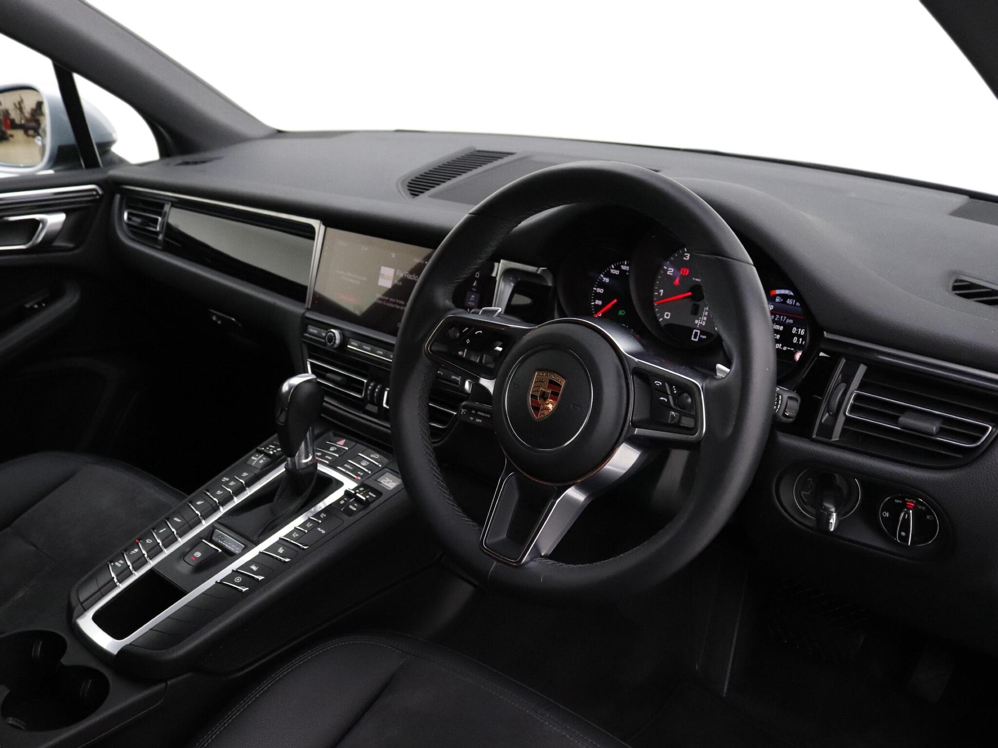 Porsche Macan view 9