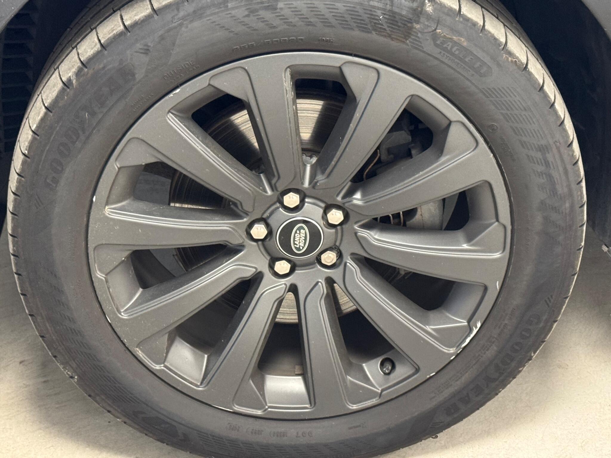 Land Rover Range Rover Velar view 13