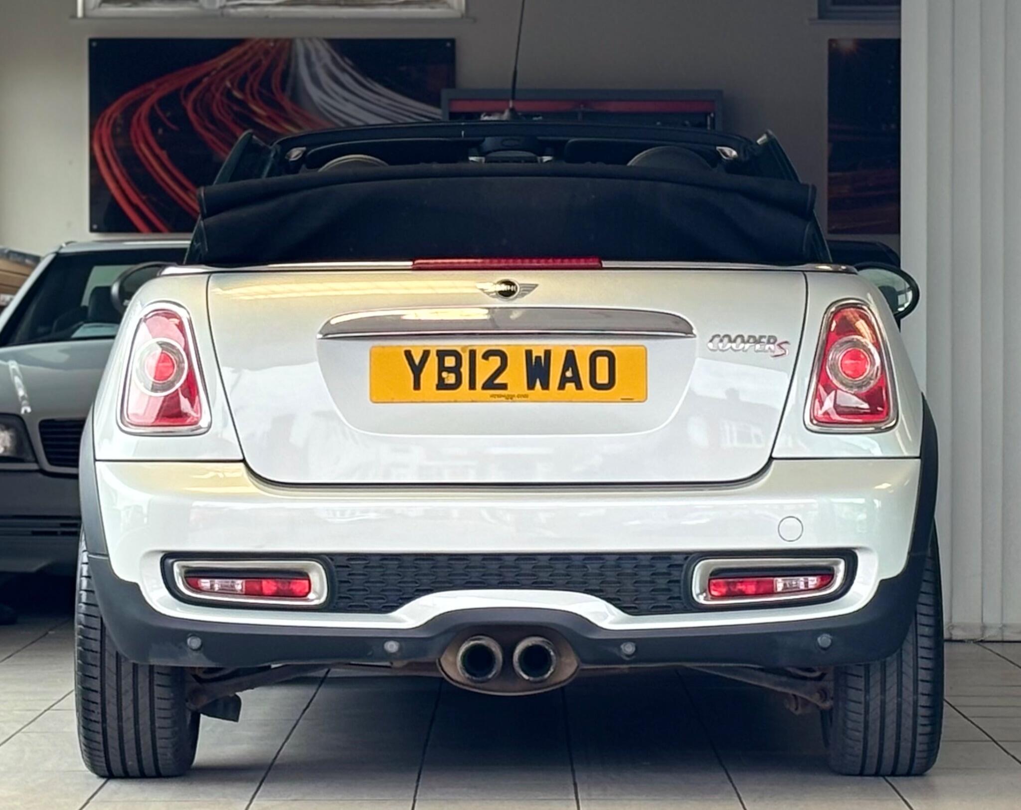 Mini Convertible view 9