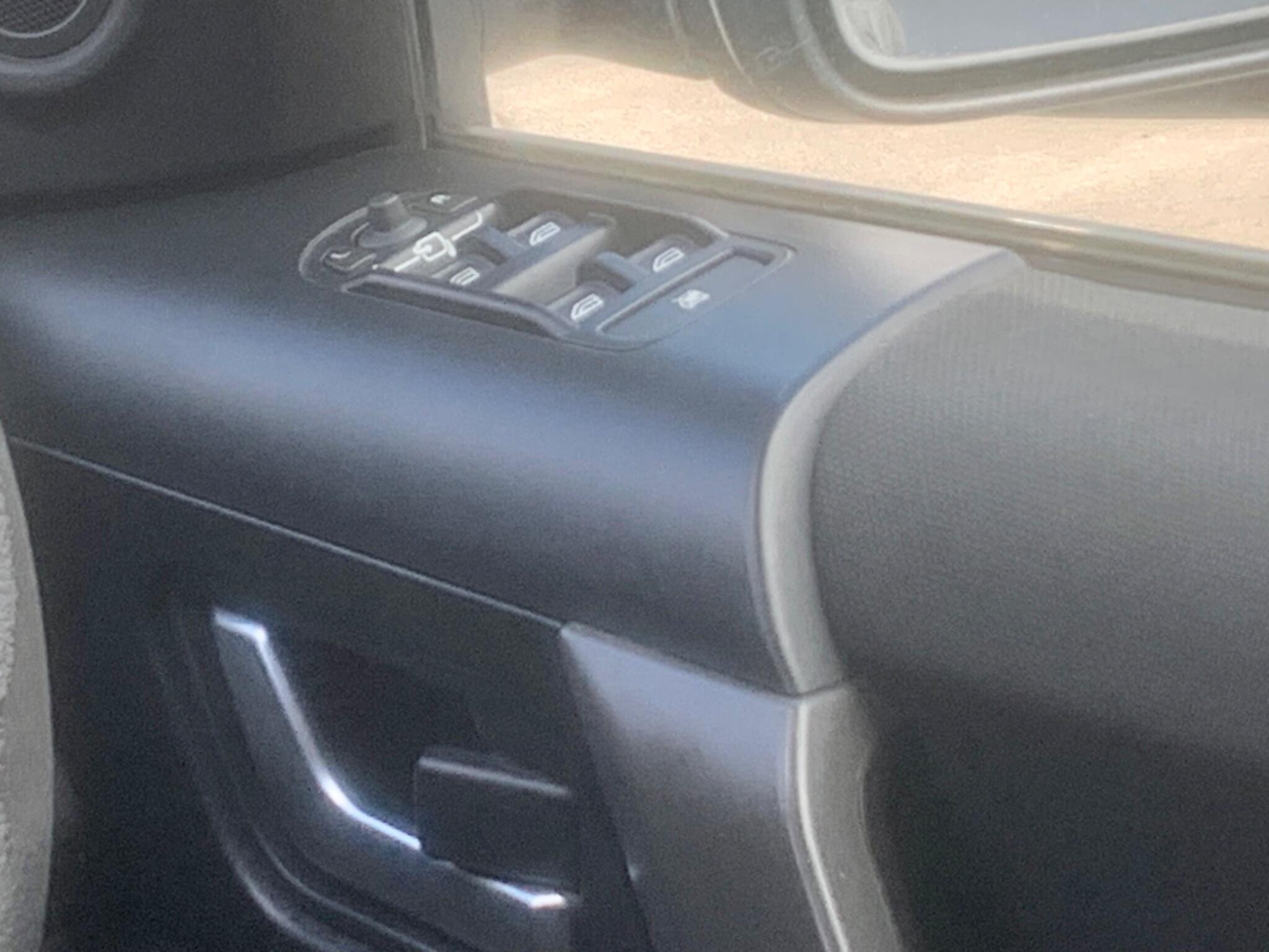 Land Rover Freelander 2 view 39