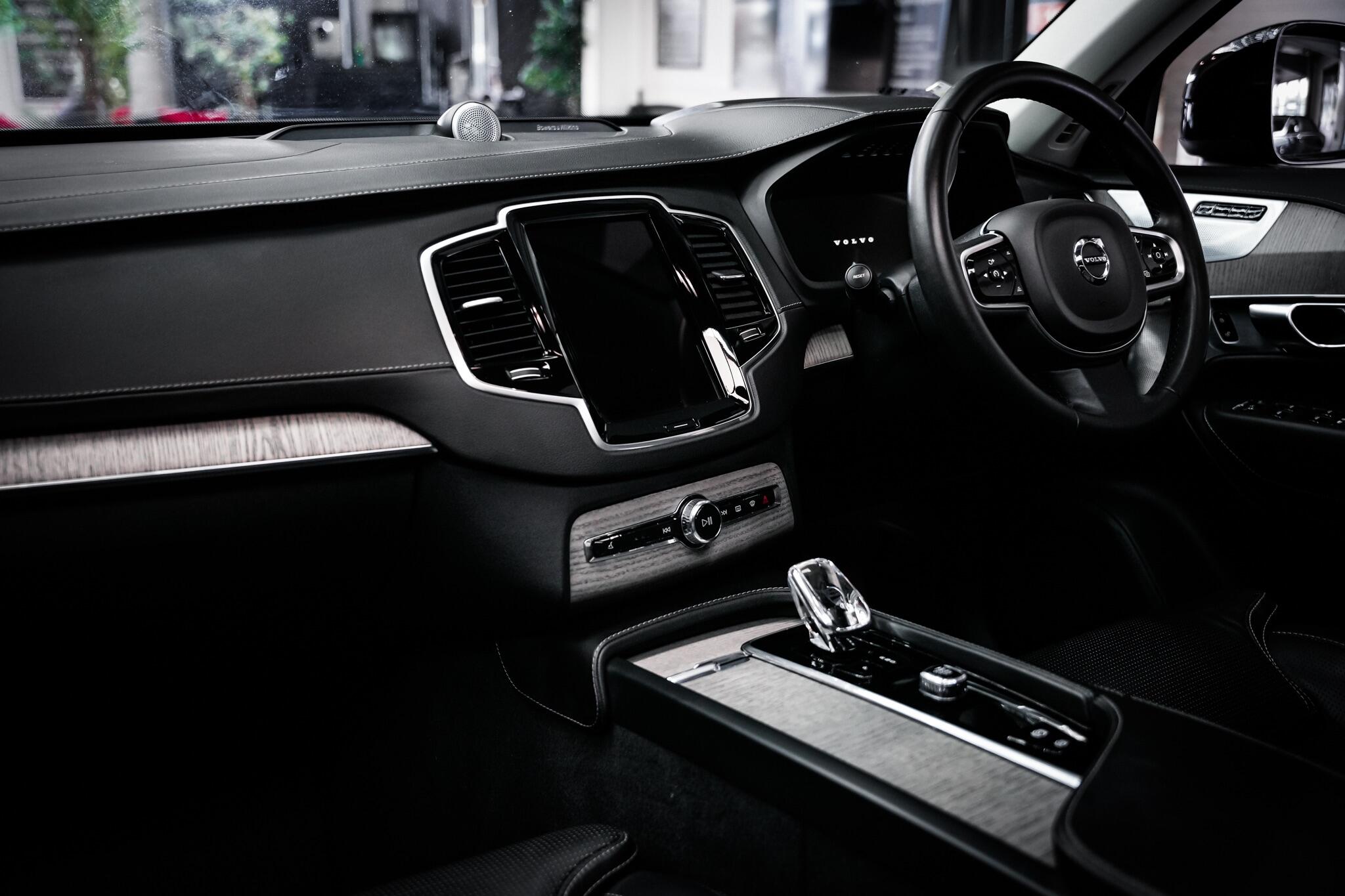 Volvo XC90 view 23