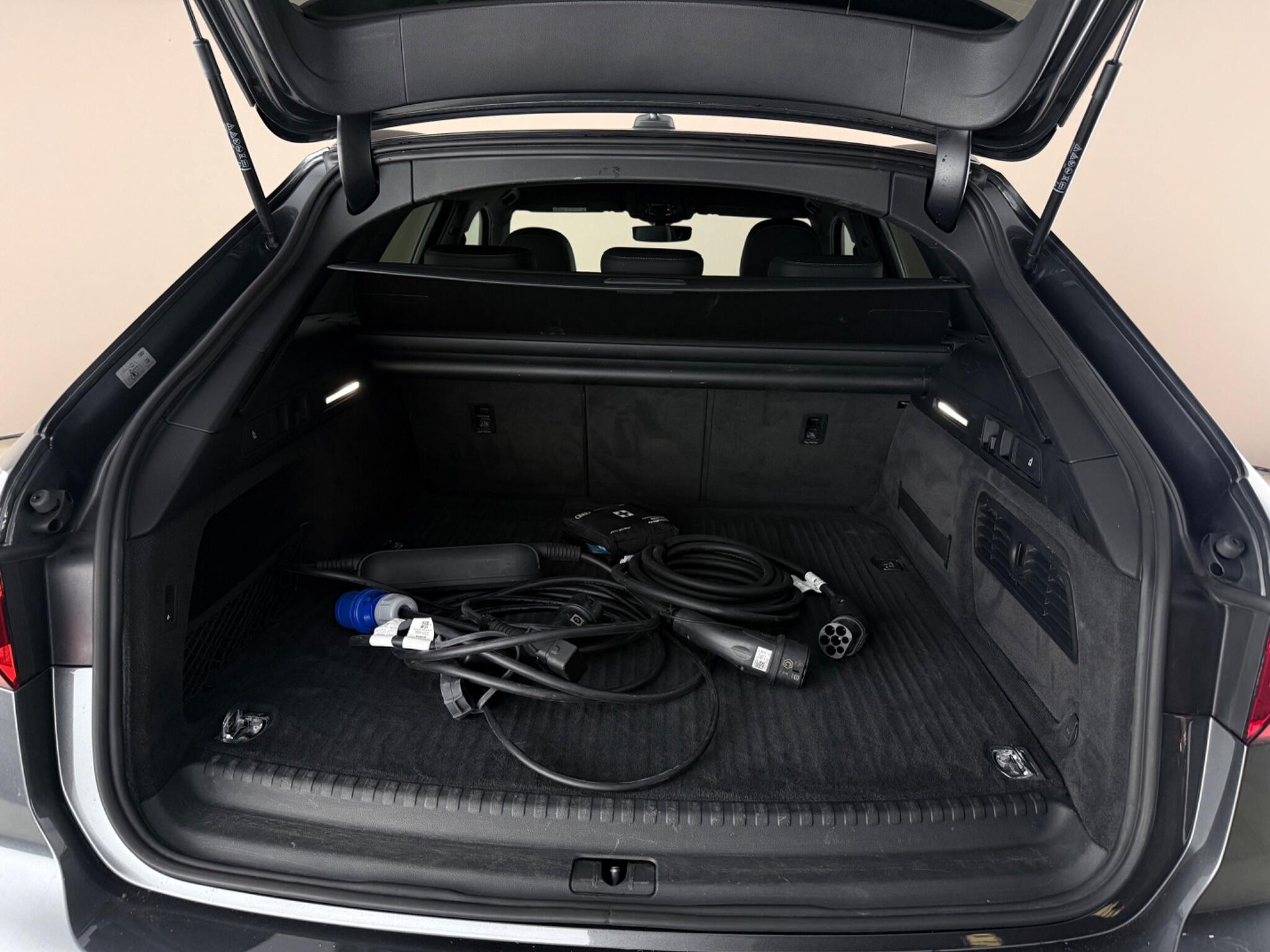 Audi A6 view 10