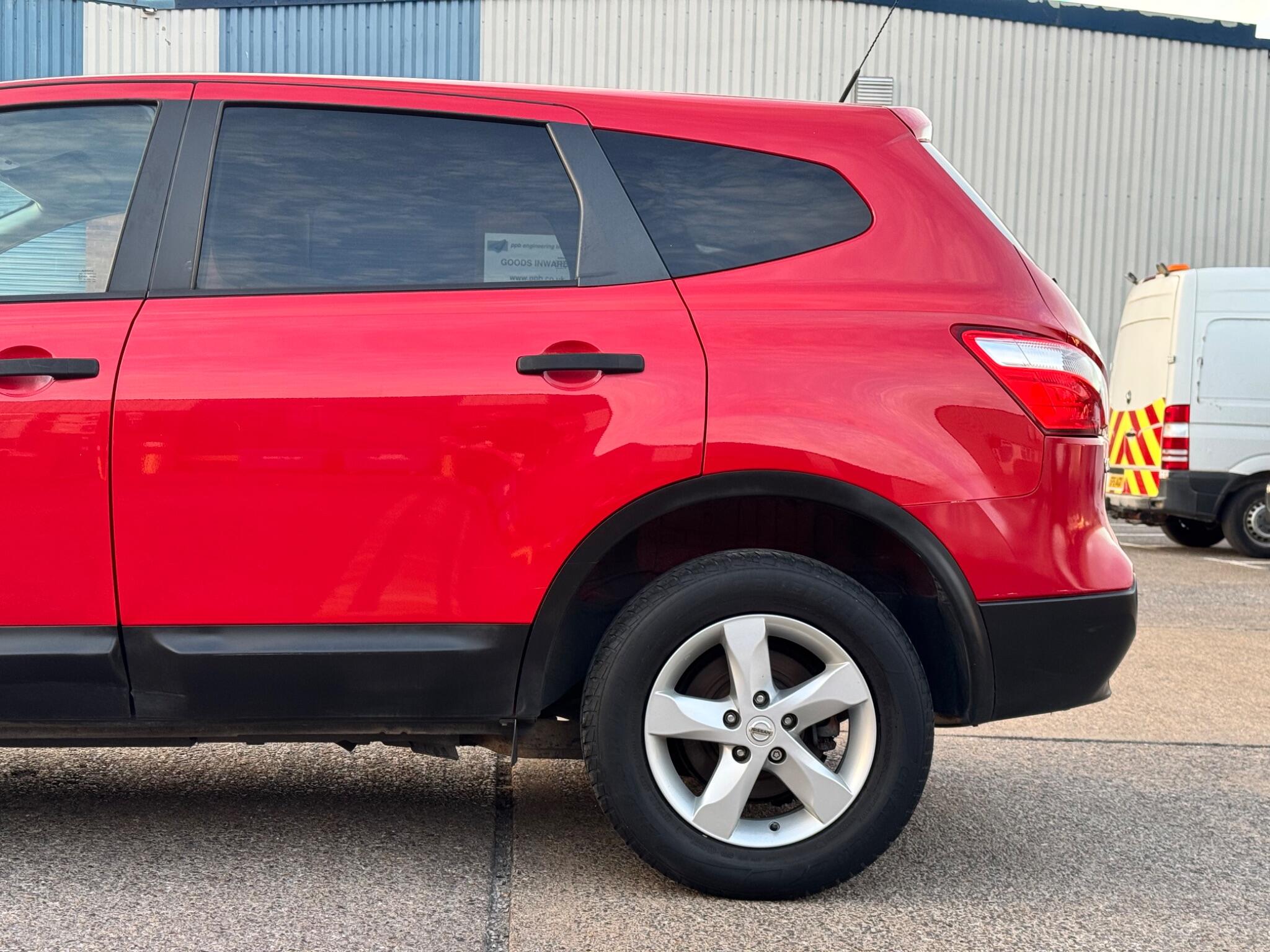 Nissan Qashqai+2 view 36