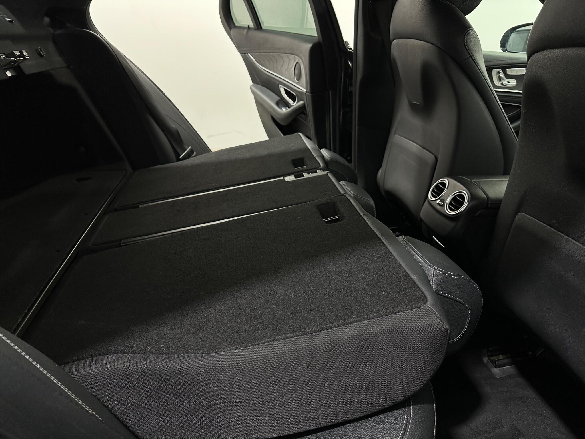 Mercedes-Benz E-Class view 48