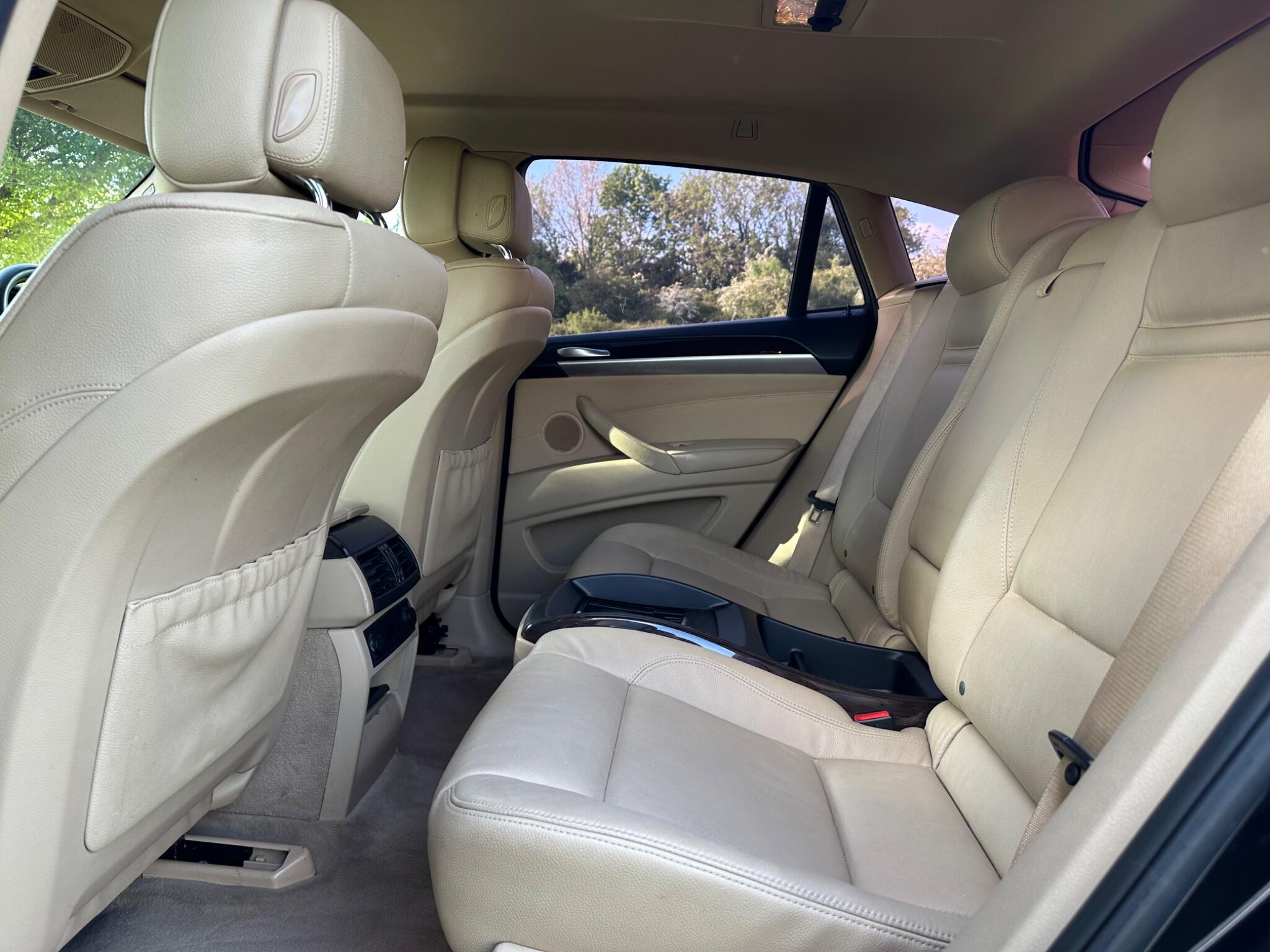 BMW X6 view 8