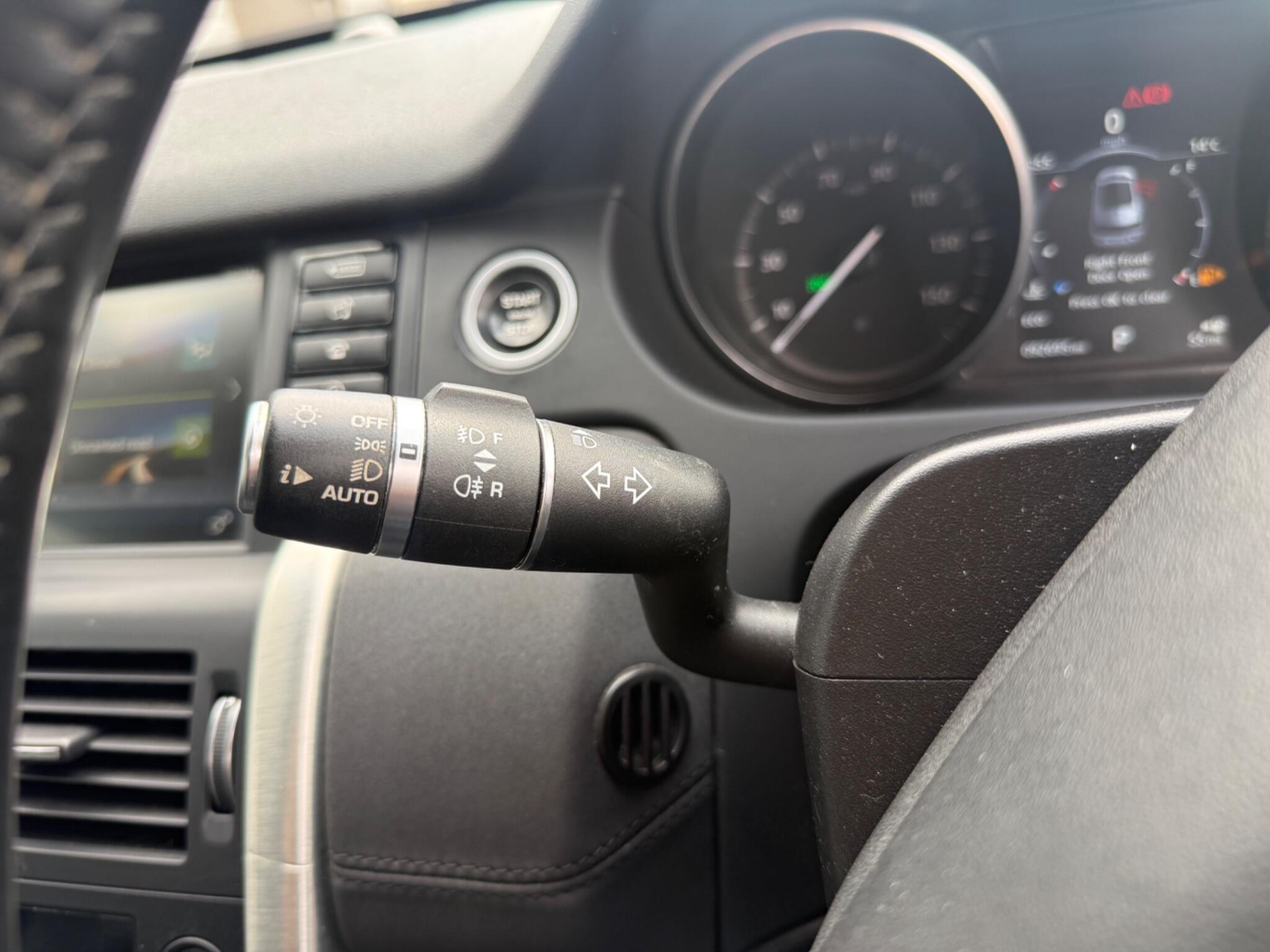 Land Rover Discovery Sport view 28
