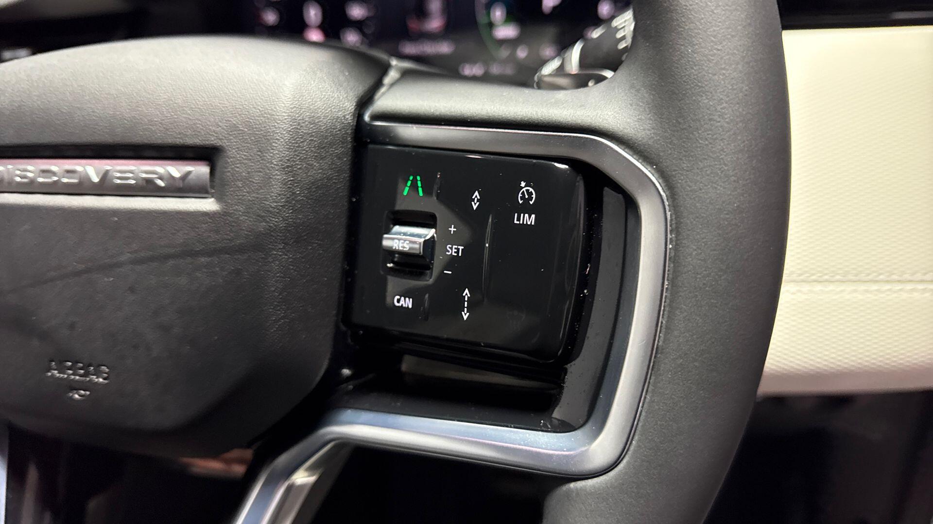 Land Rover Discovery Sport view 22