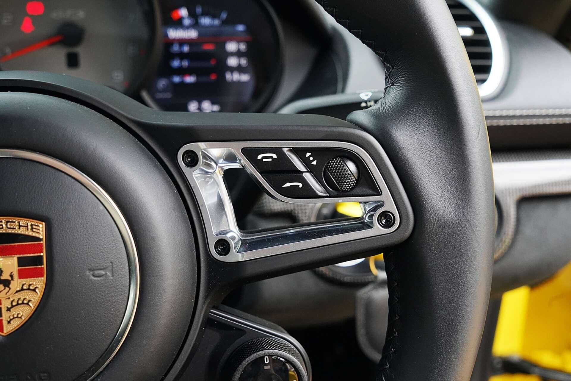 Porsche Cayman view 34