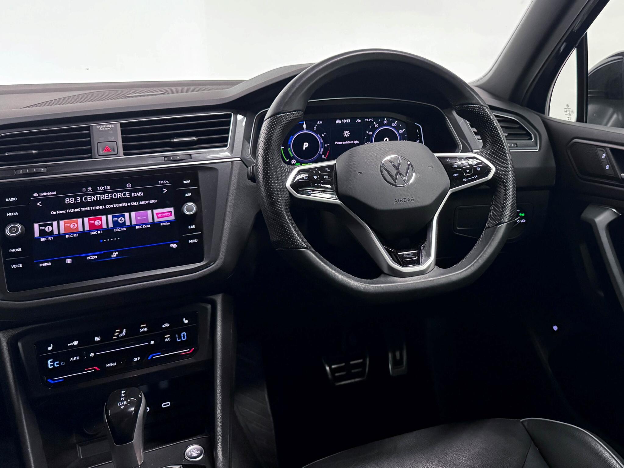 Volkswagen Tiguan view 17