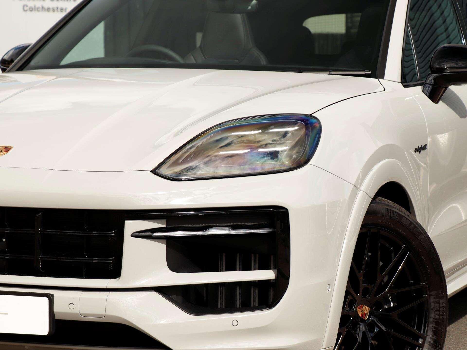 Porsche Cayenne view 35