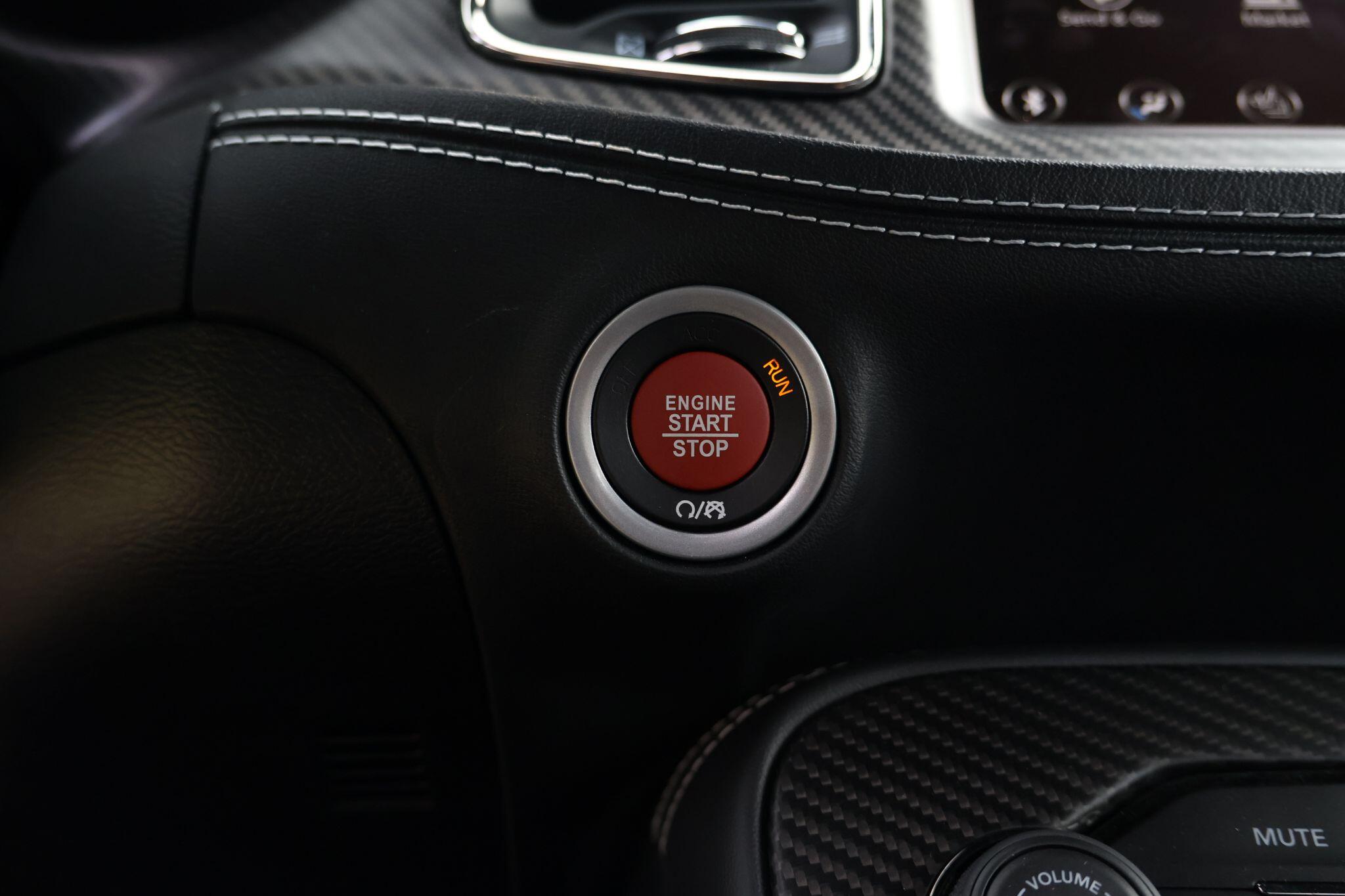 Dodge Challenger view 24