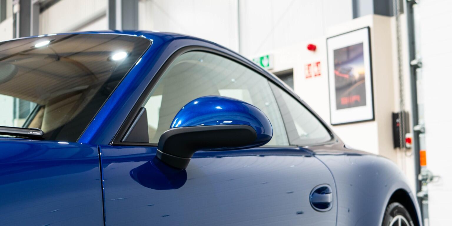 Porsche 911 view 44