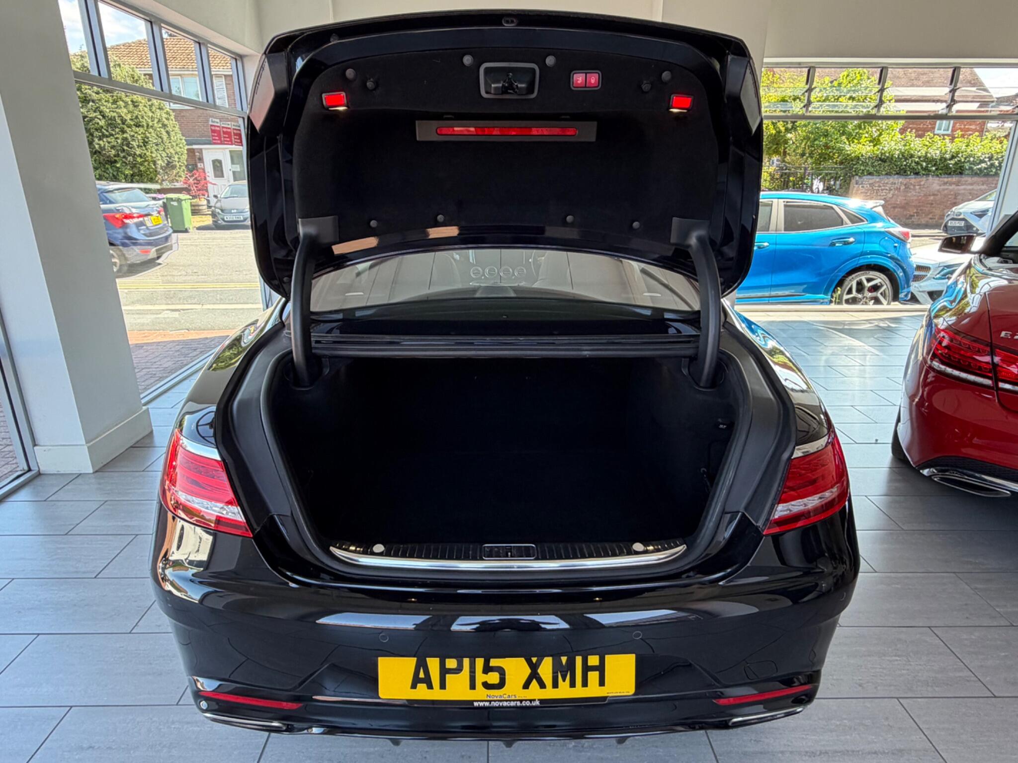 Mercedes-Benz S-Class view 71