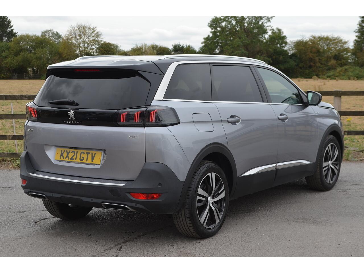 Peugeot 5008 view 9