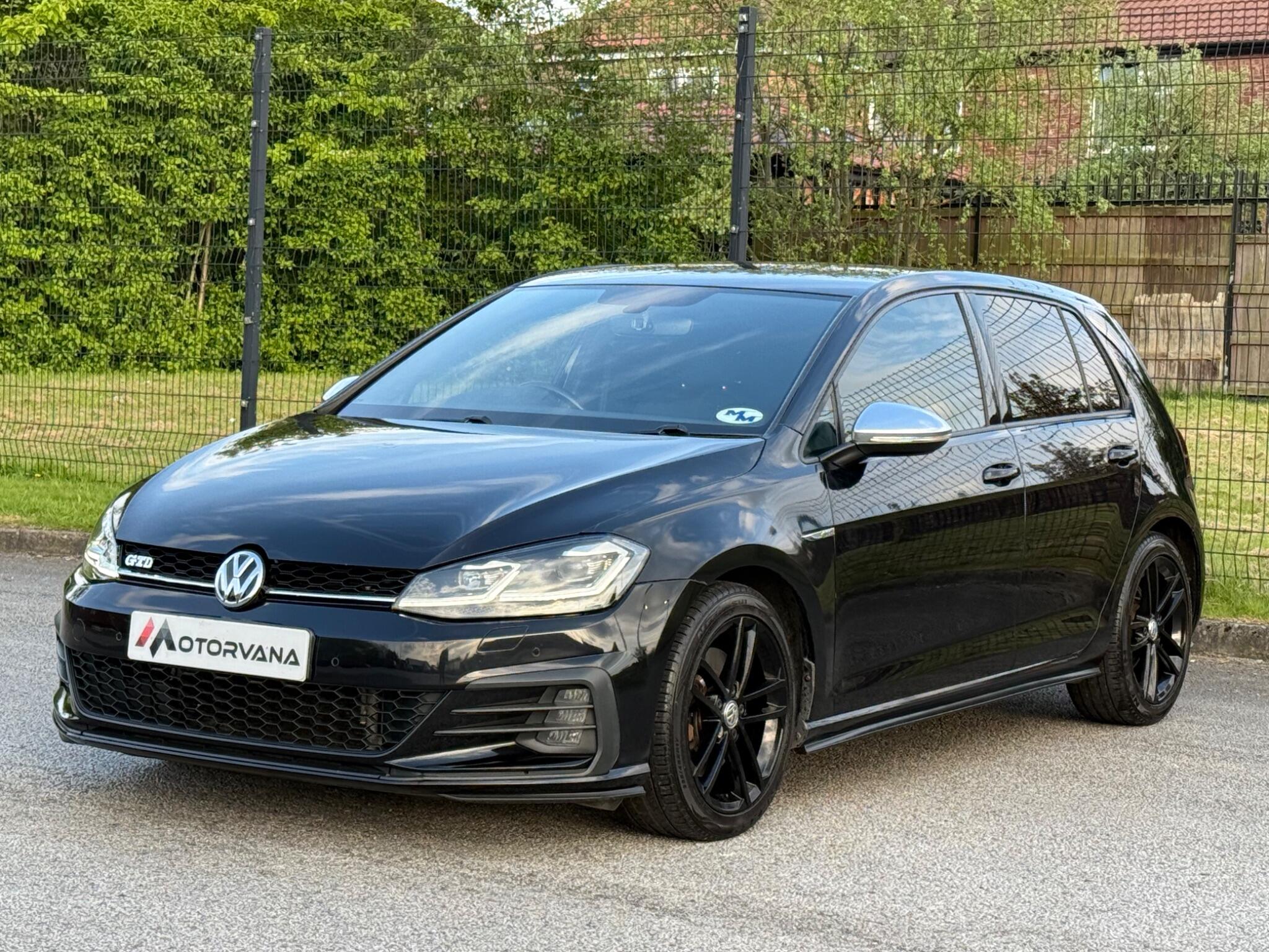 Volkswagen Golf view 3