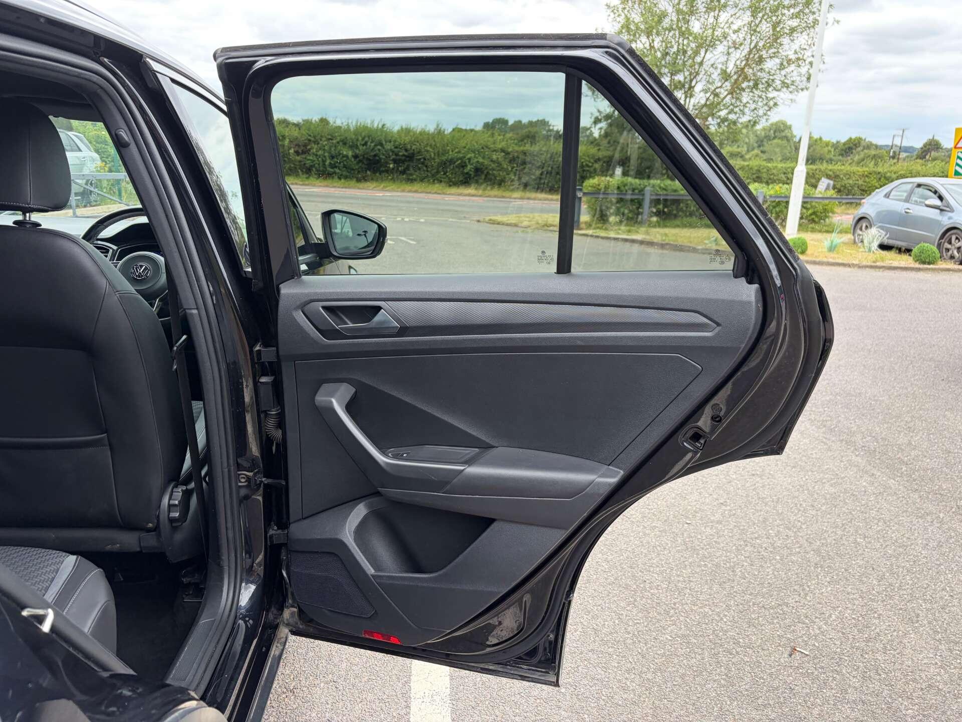 Volkswagen T-Roc view 25