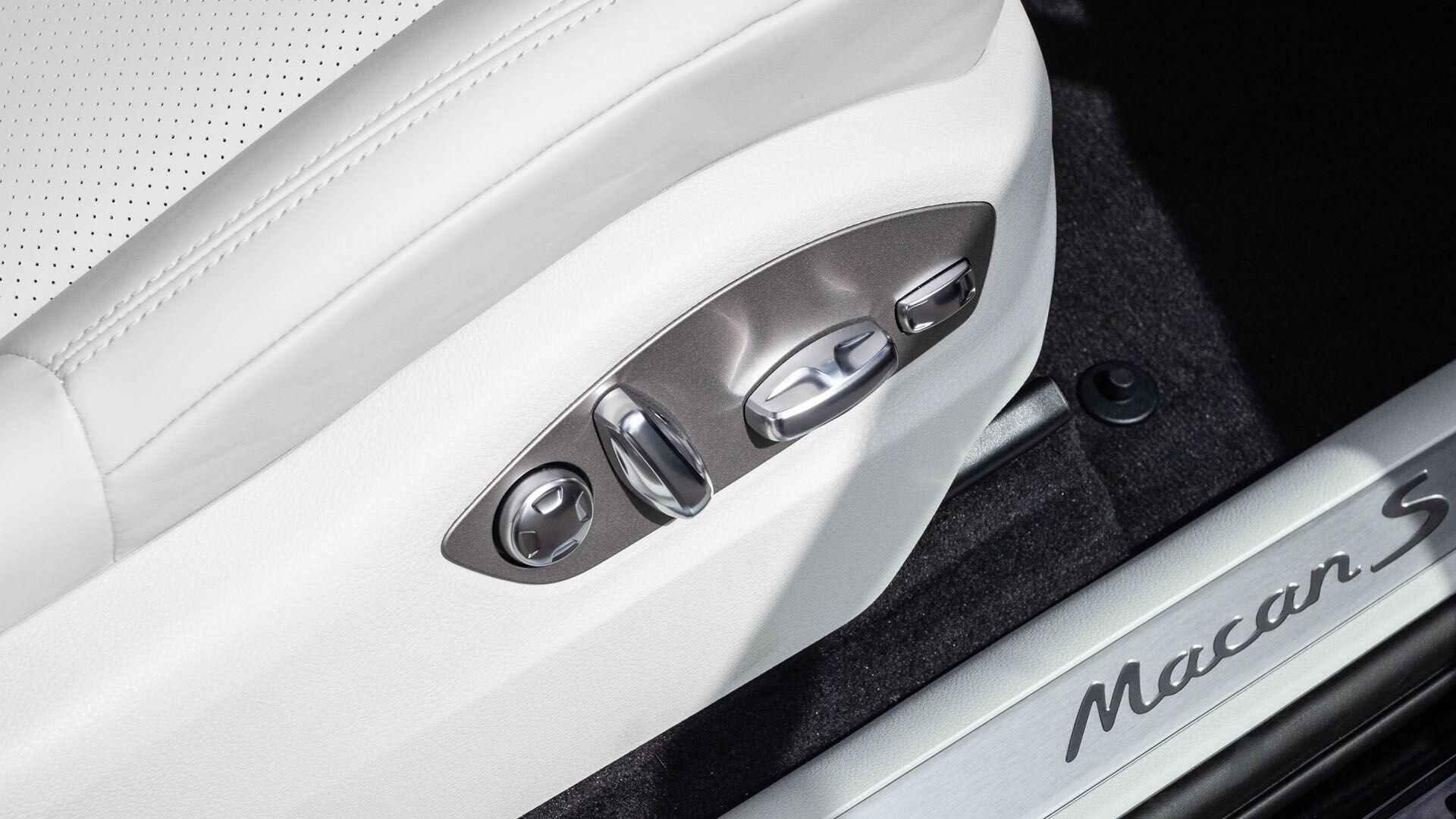 Porsche Macan view 34