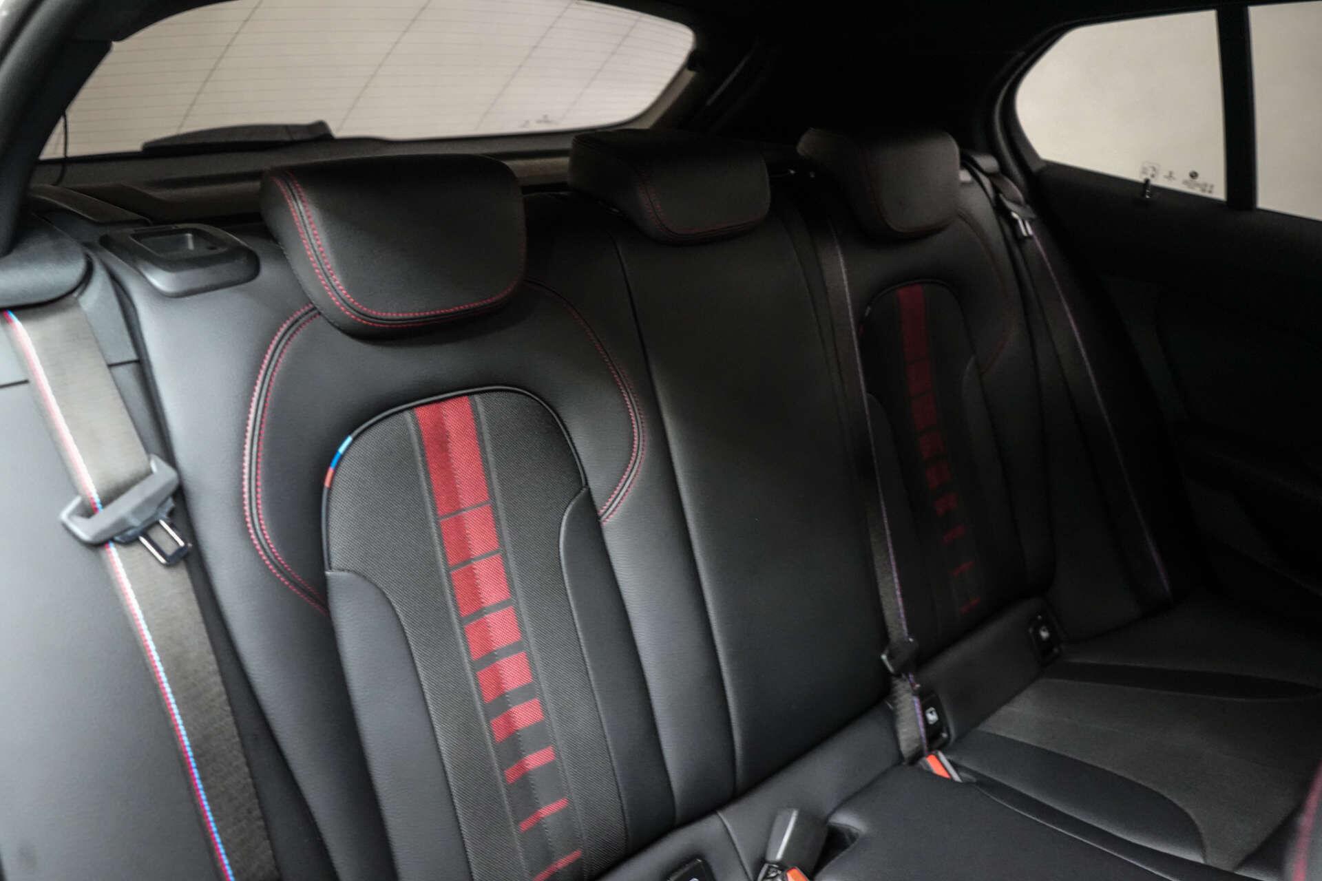 BMW 1 Series view 21