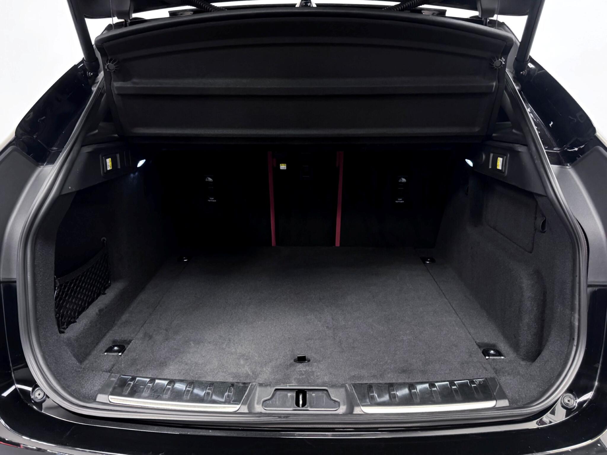 Jaguar F-Pace view 7