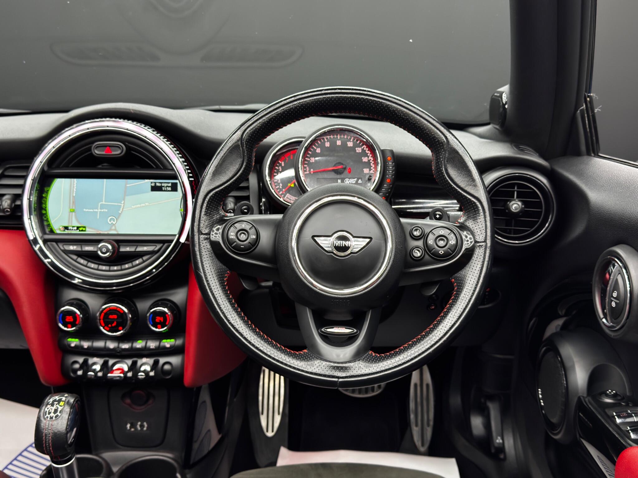 Mini Convertible view 16