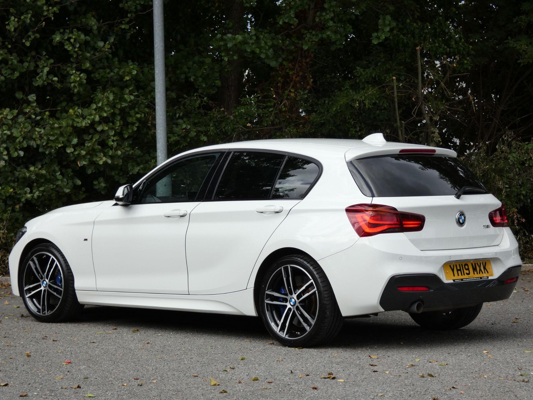 BMW 1 Series view 10