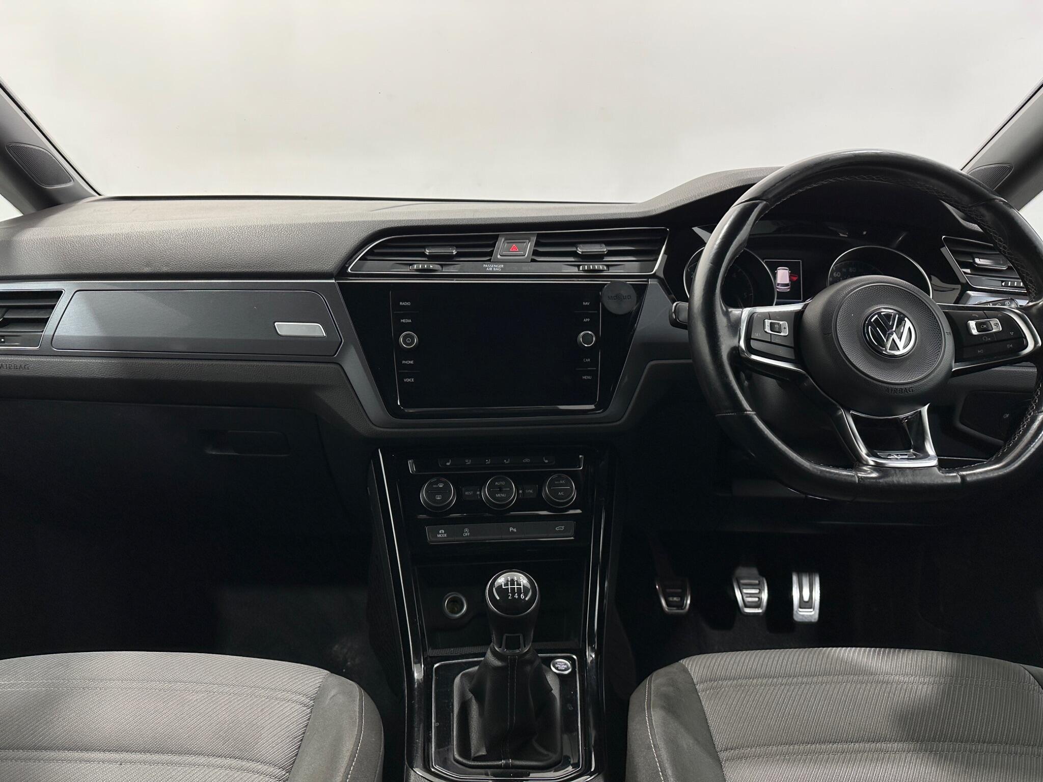 Volkswagen Touran view 20