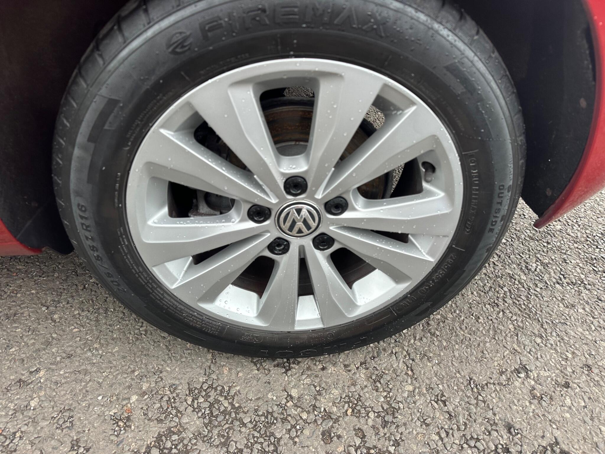 Volkswagen Golf view 32